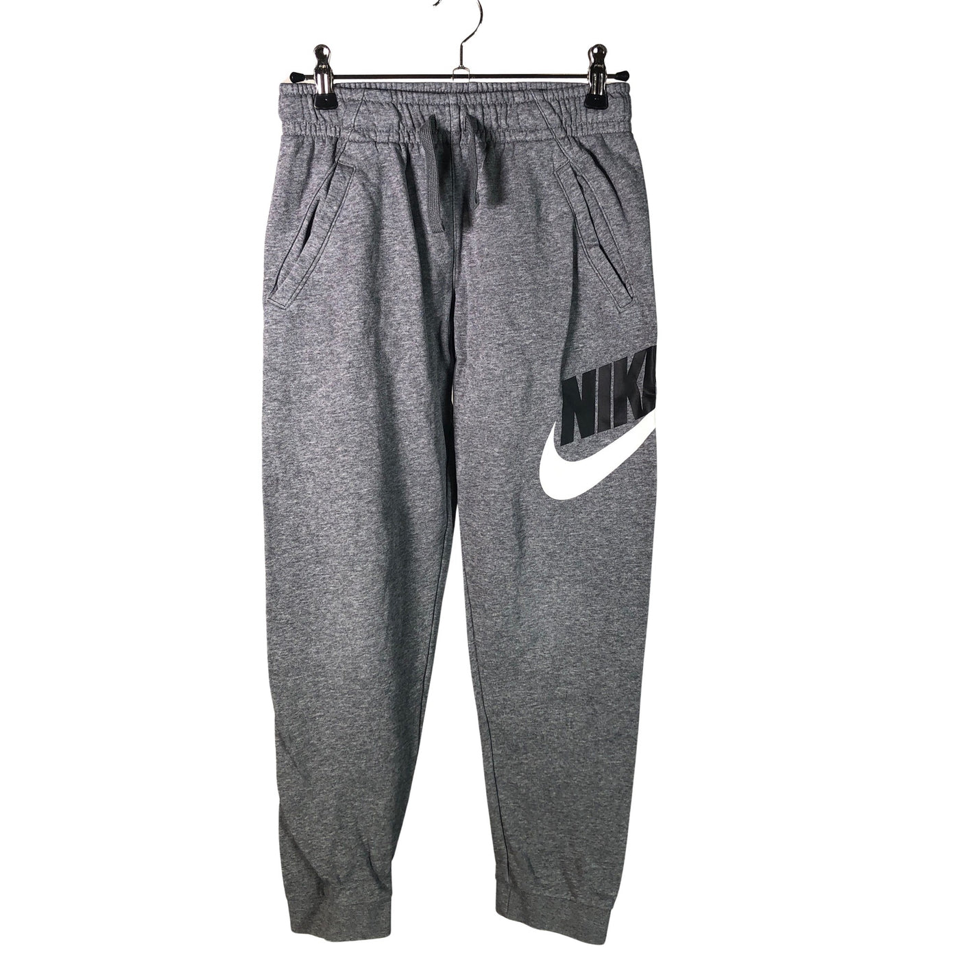 Ülikooli püksid, suurus 140 kuni 146.