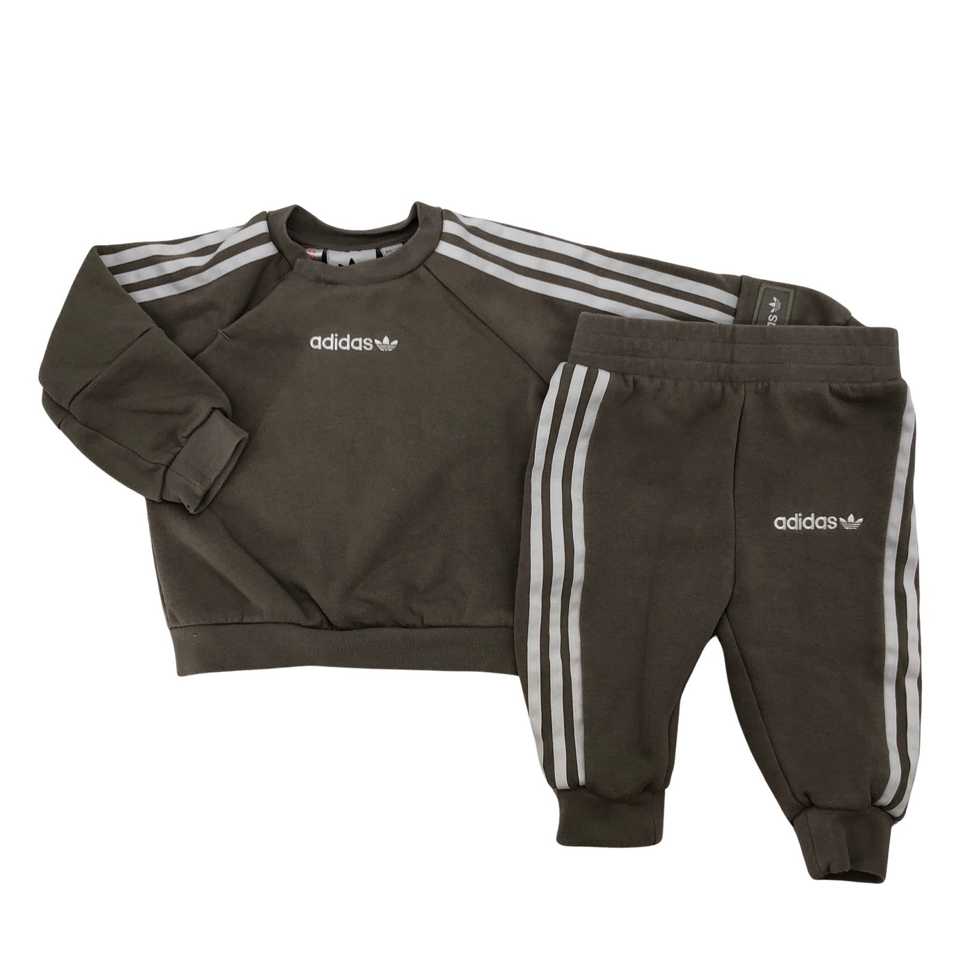 Unisex Adidas - Kooliskostüüm, suurus 68-74. - (1)