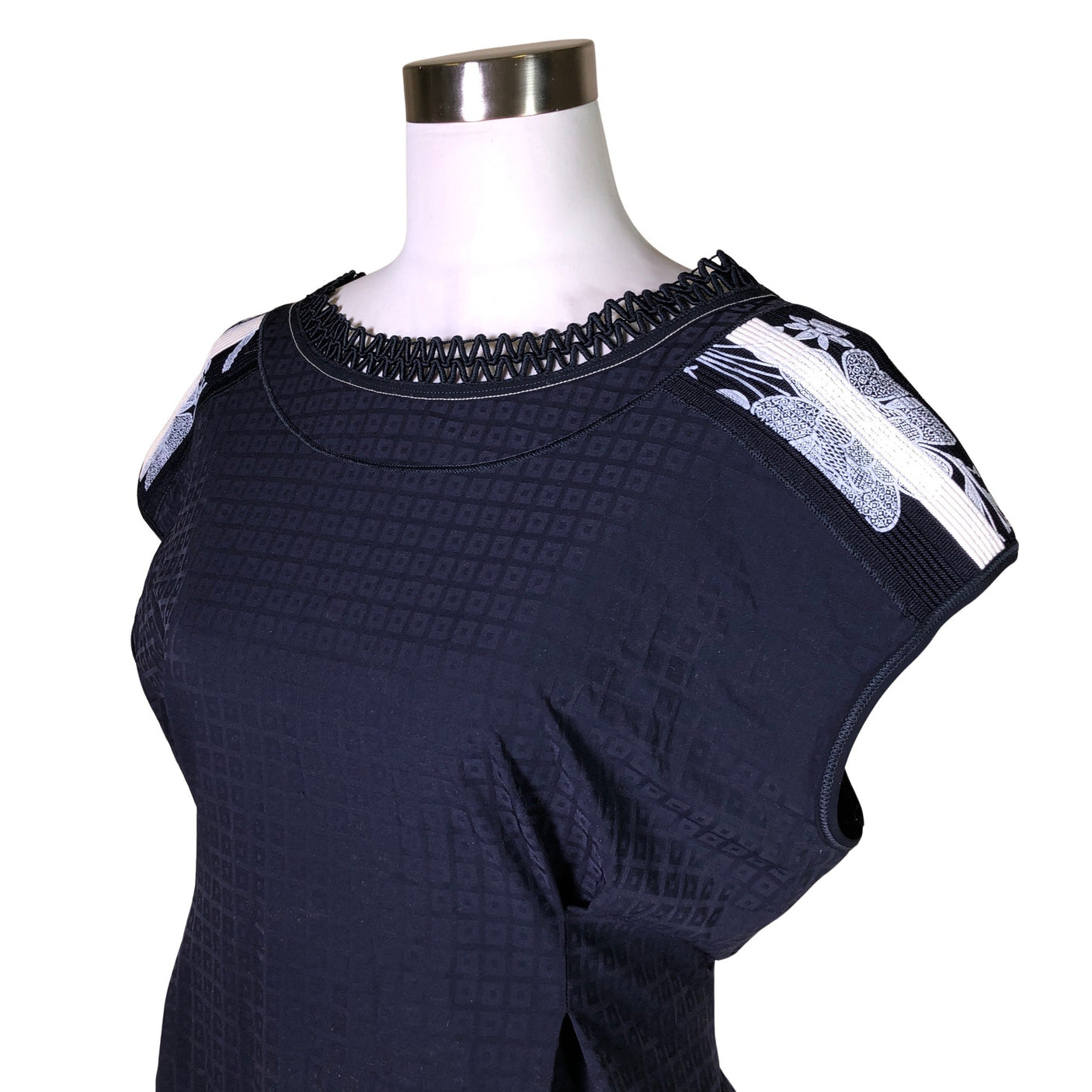 Unisex High Tech - Kangas kleit, suurus 38. - (3)