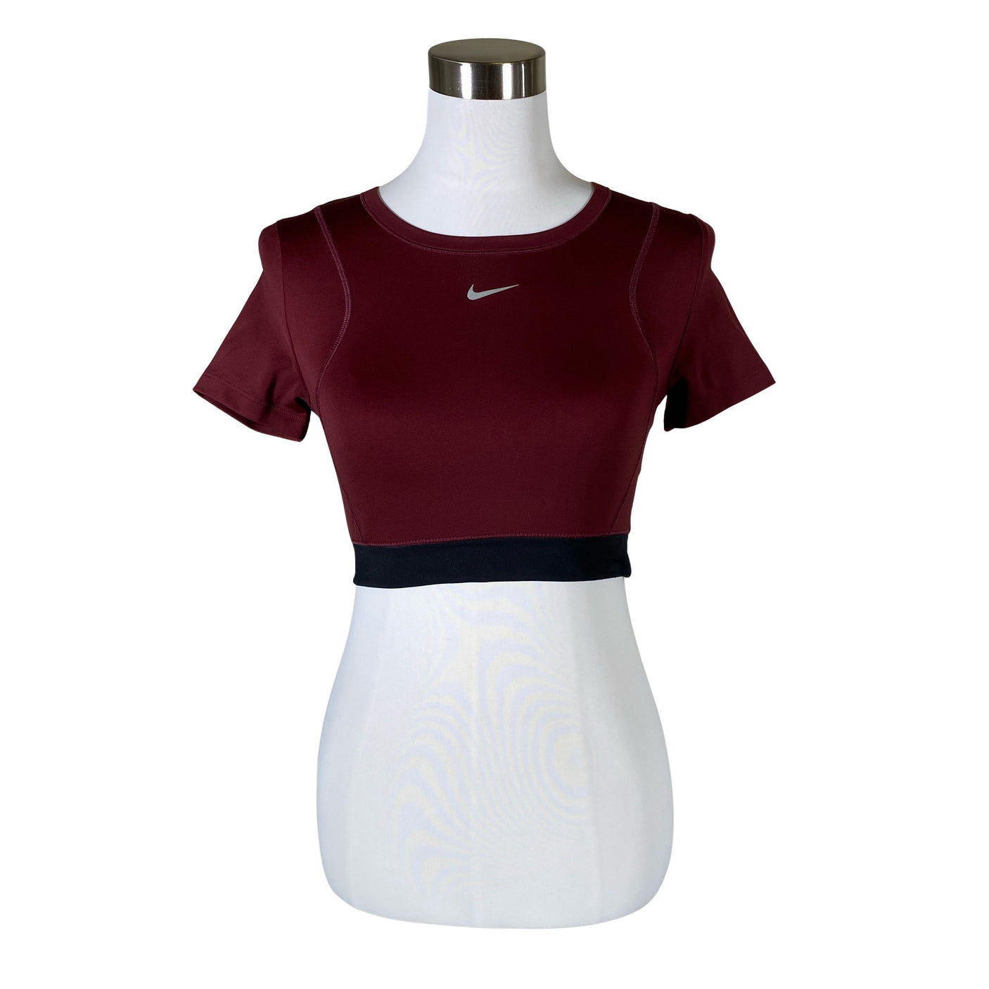 Unisex Nike - Urheilupaita, lyhyet hihat, koko 34 - (1)