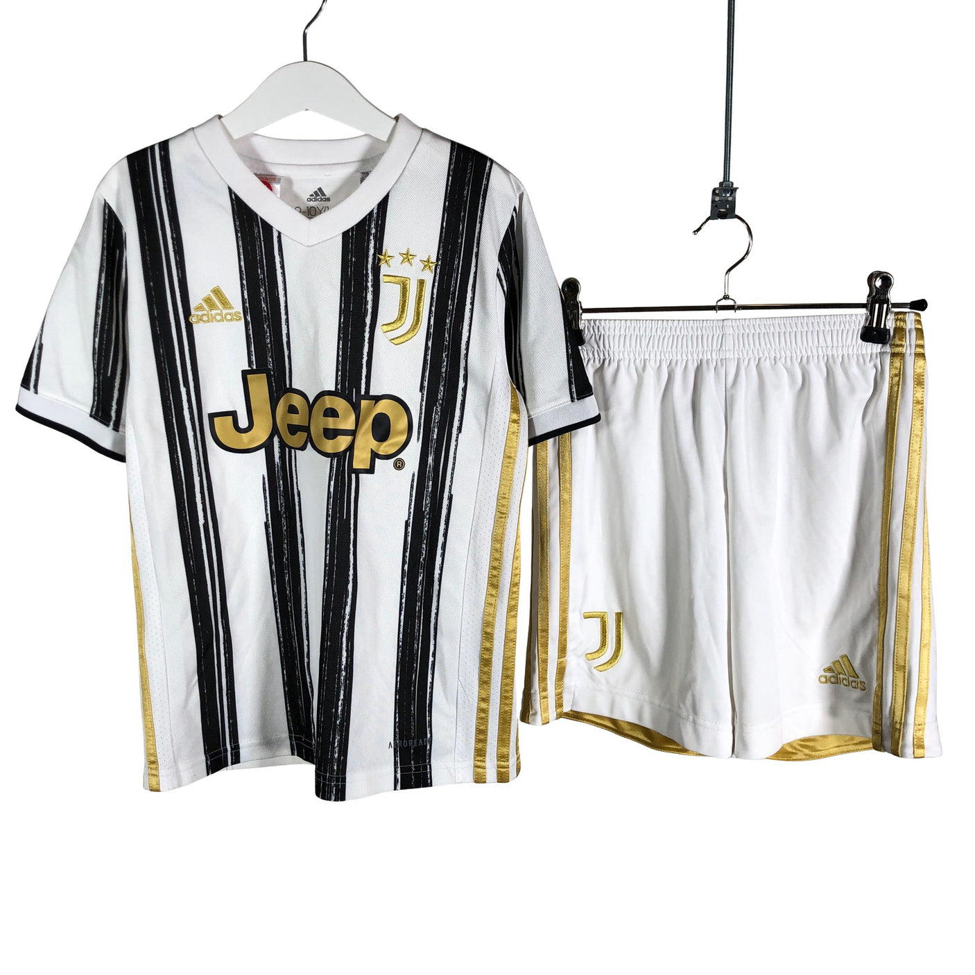 Unisex Adidas - Urheiluasu, koko 134 - 140 - (1)