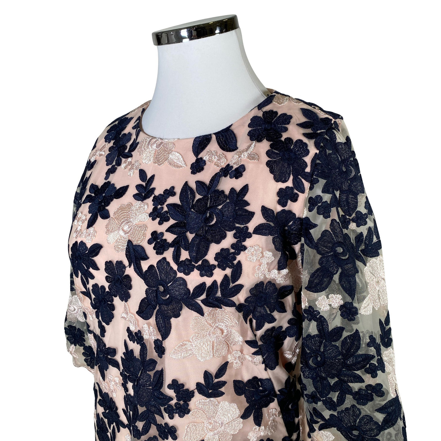 Unisex S.T.I - Juhlamekko, koko 44 - (2)