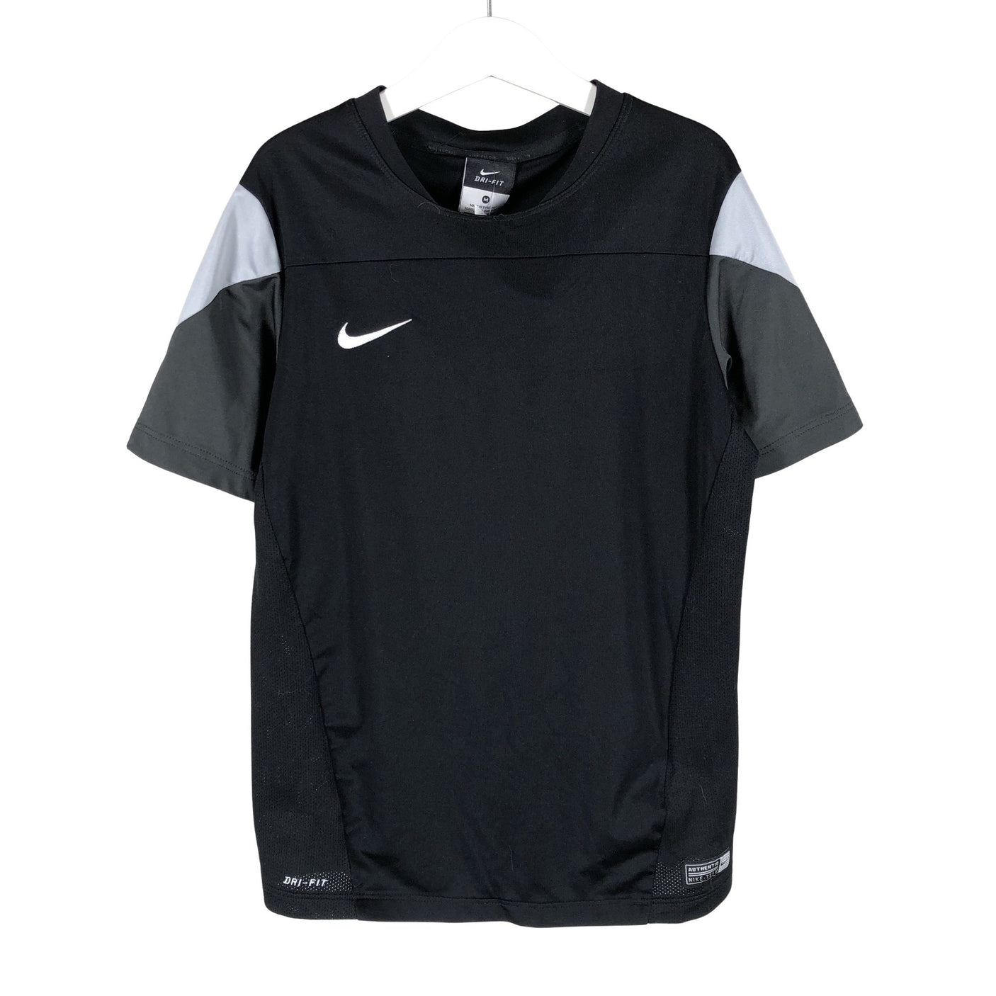 Unisex Nike - Spordisärk, lühikesed käised, suurus 140 - 146 - Must (1)