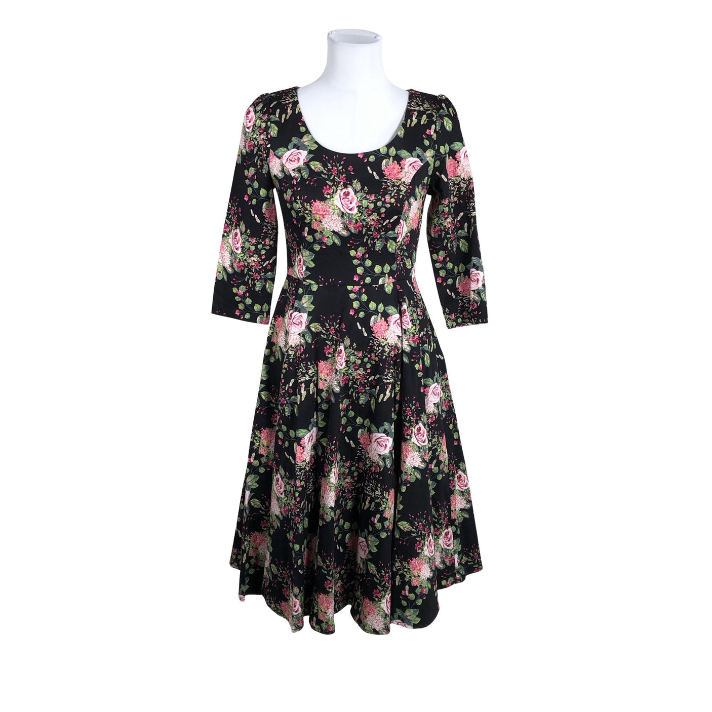 Unisex Hearts & Roses - Mitteveniv kleit, suurus 38 - Must (1)
