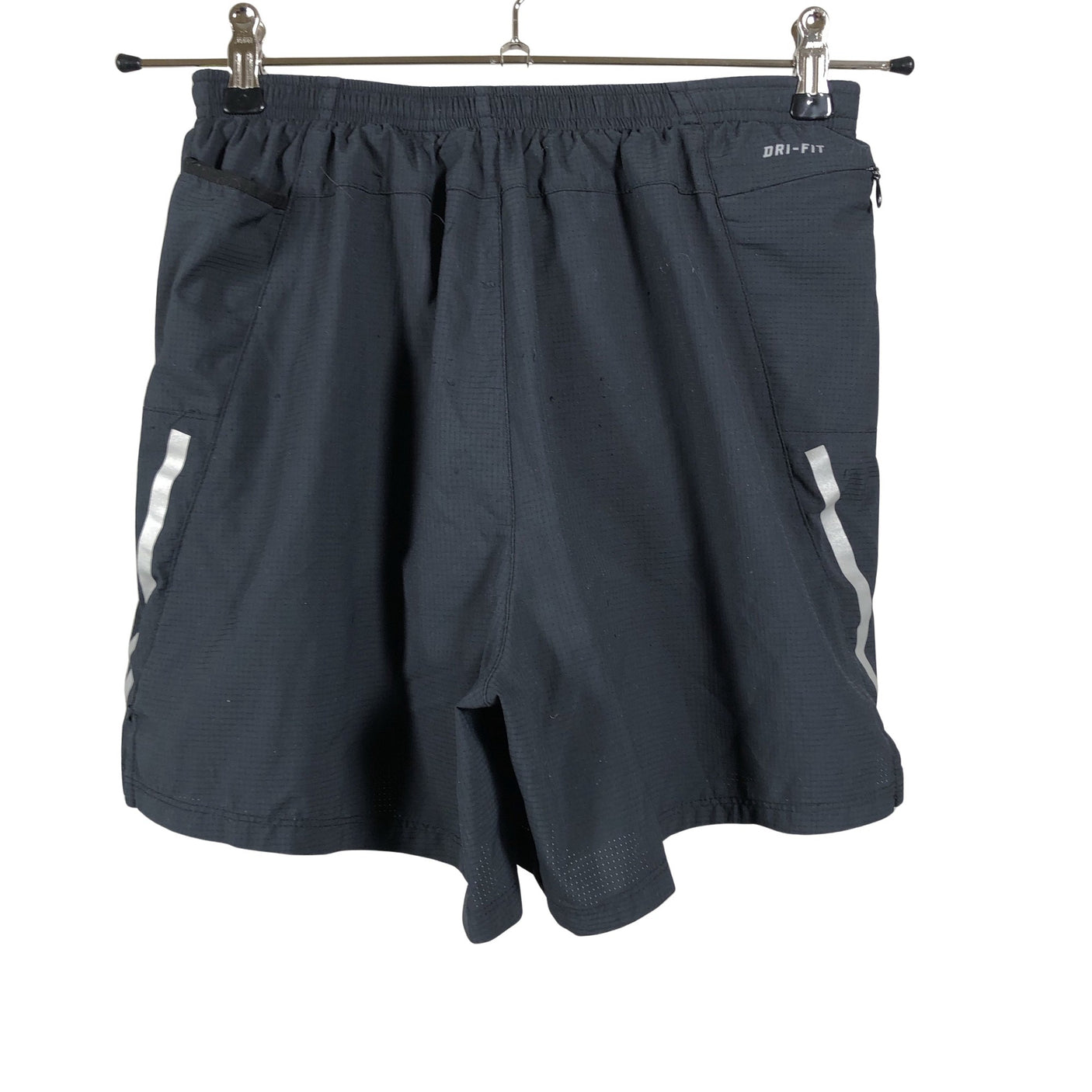 Unisex Nike - Lühikesed spordipüksid, suurus 38 - Must (2)