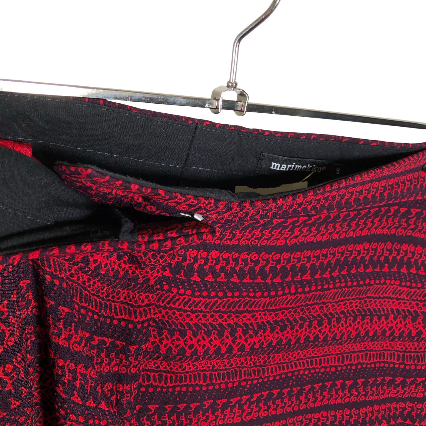Unisex Marimekko - Mittevenivad püksid, suurus 40 - Punane (2)