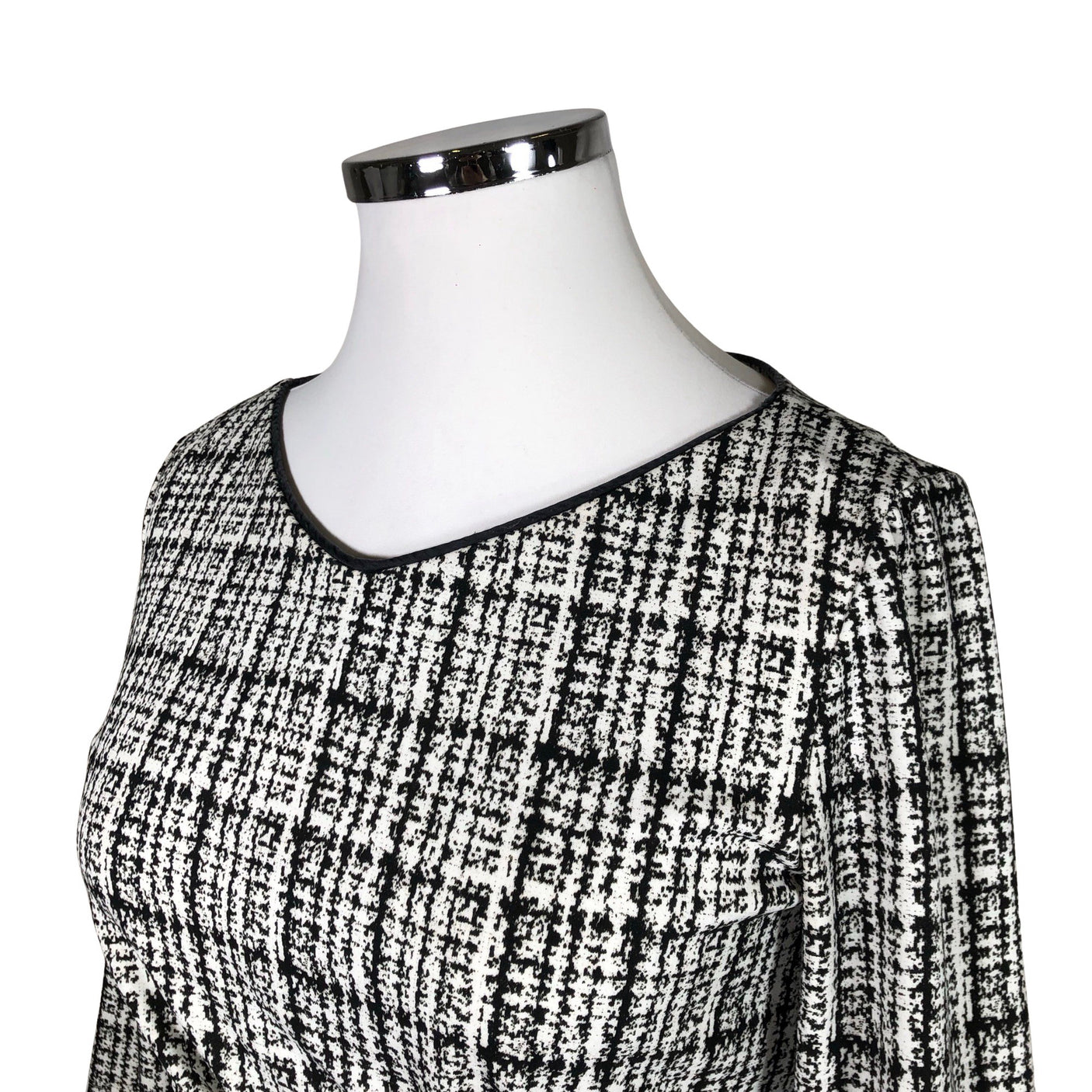 Unisex Marc Cain - Trikotaažist kleit, suurus 42 - Valge (3)