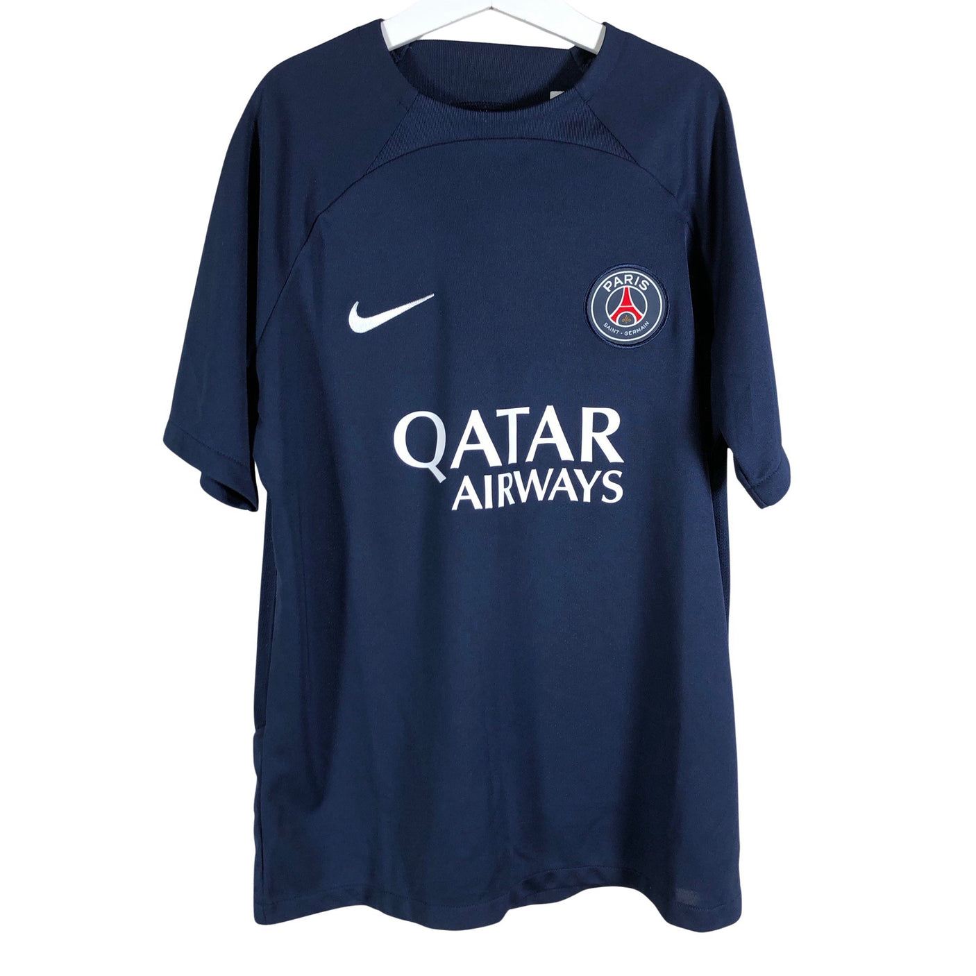 Unisex Nike - Spordisärk, lühikesed käised, suurus 158 - 164 - Must (1)