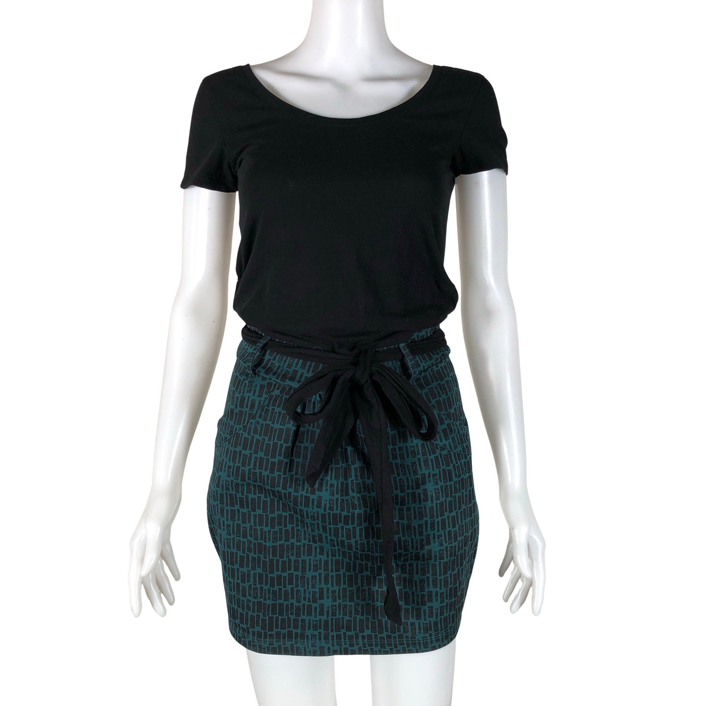 Unisex Even&Odd - Trikotaažist kleit, suurus 34 - Must (1)