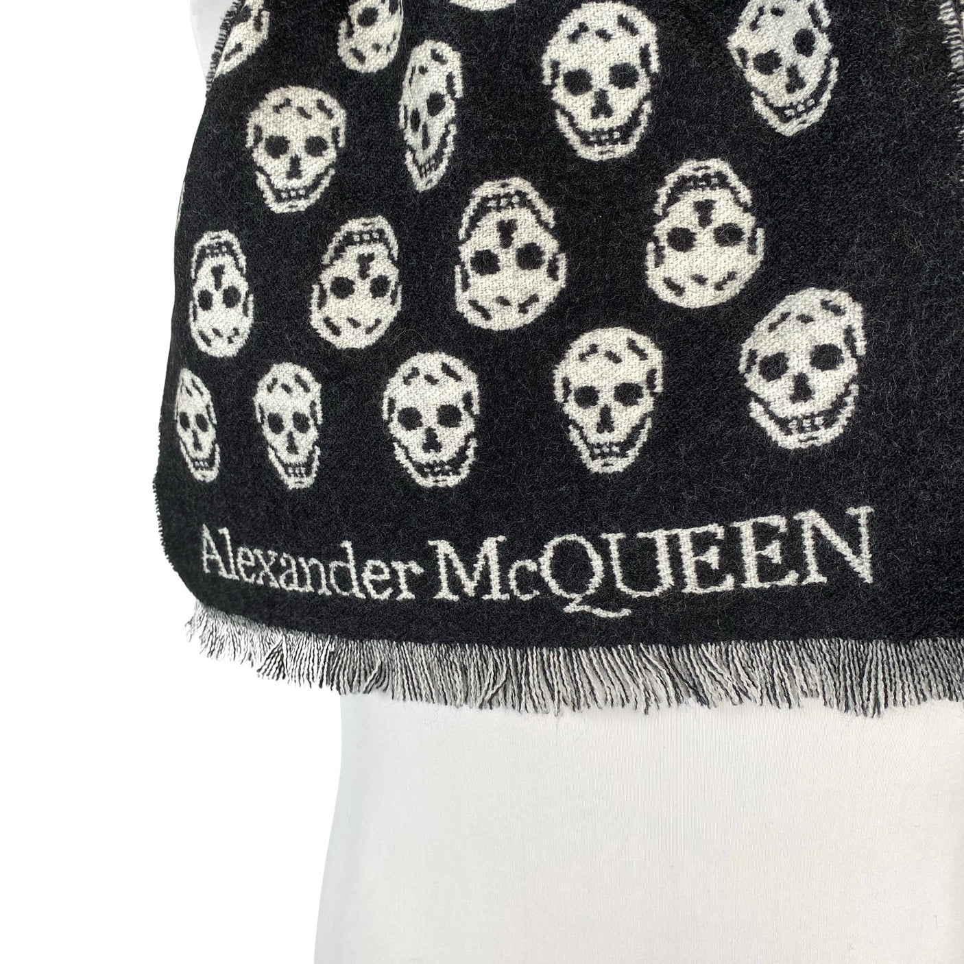 Unisex Alexander McQueen - Sall, suurus Maxi - Must (3)