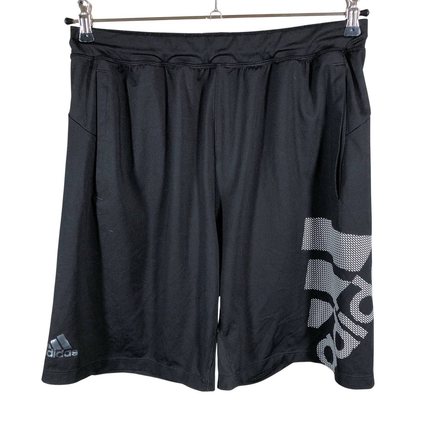 Unisex Adidas - Lühikesed spordipüksid, suurus L - Must (1)