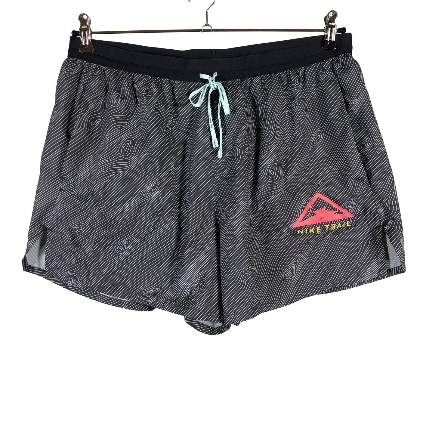 Unisex Nike - Lühikesed spordipüksid, suurus XXL - Hall (1)