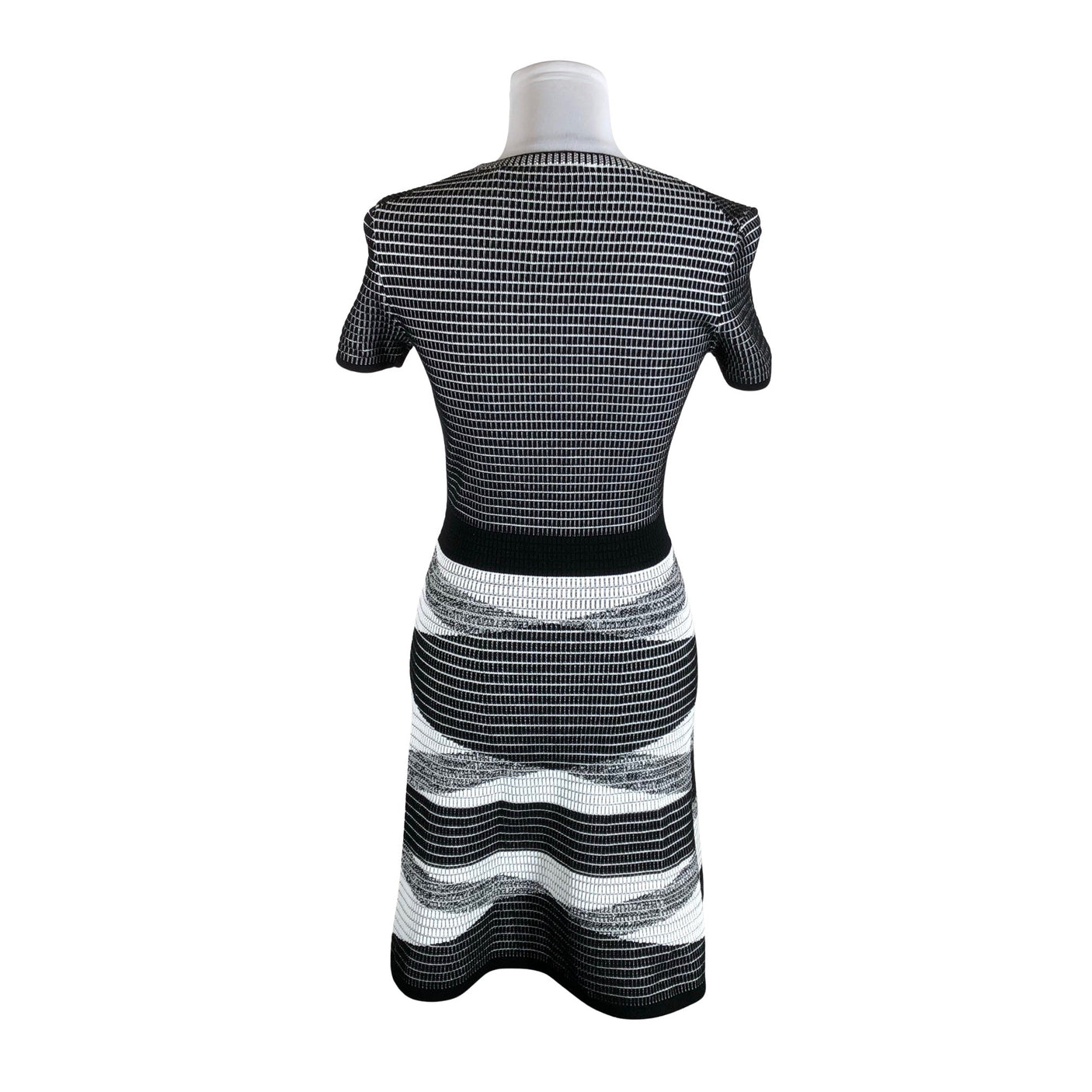 Unisex Hugo Boss - Kootud kleit, suurus 36 - Must (2)