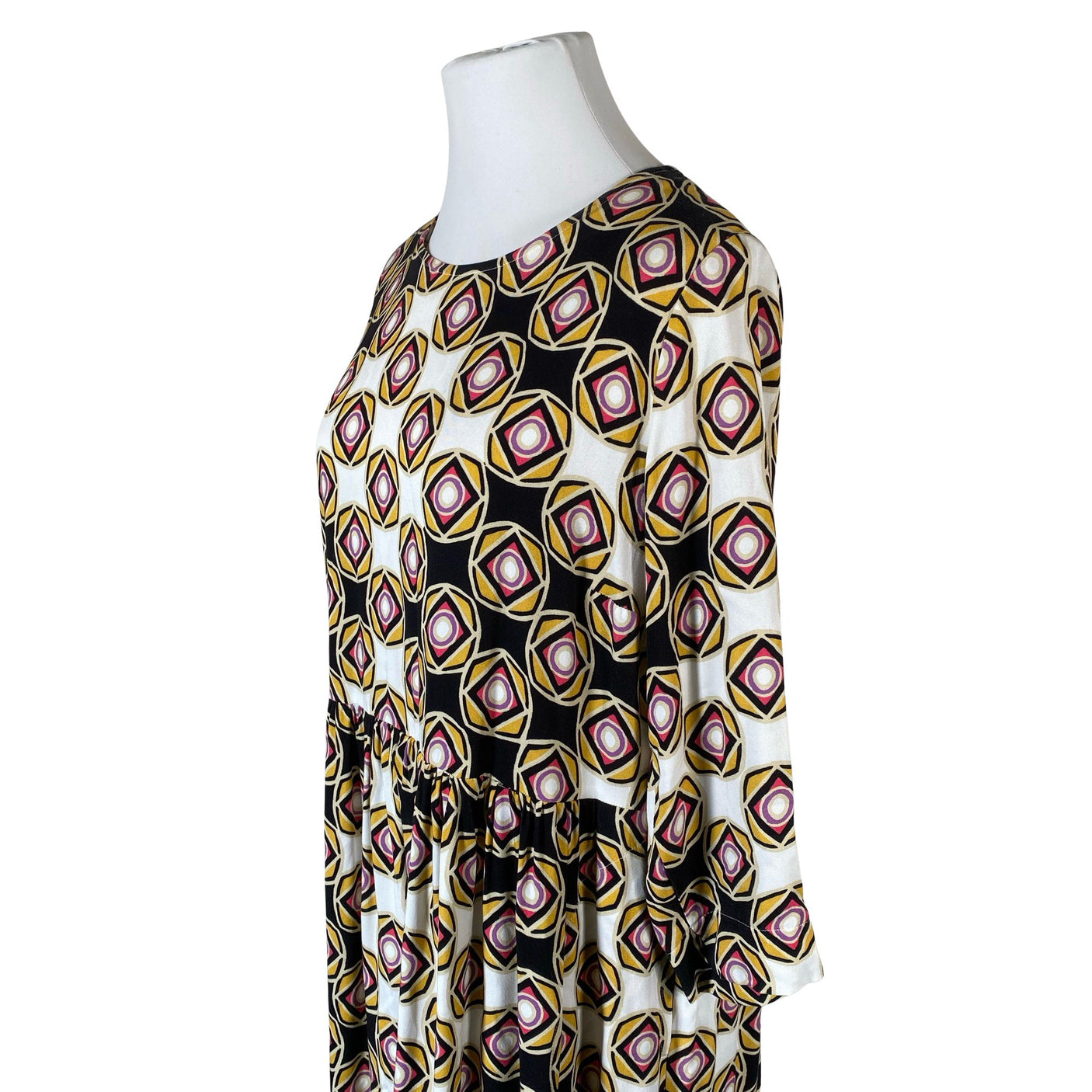 Unisex Kuusama - Mitteveniv kleit, suurus 42 - Must (3)