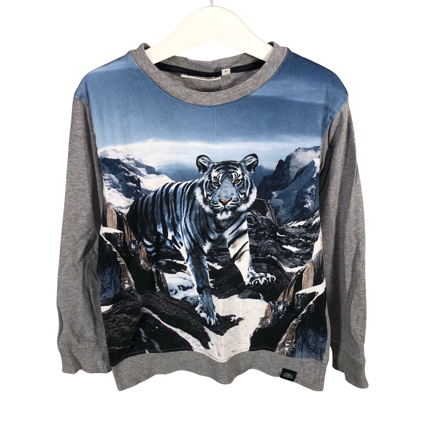 Unisex Molo Kids - Trikotaažist pluus, suurus 110 - 116 - Hall (1)