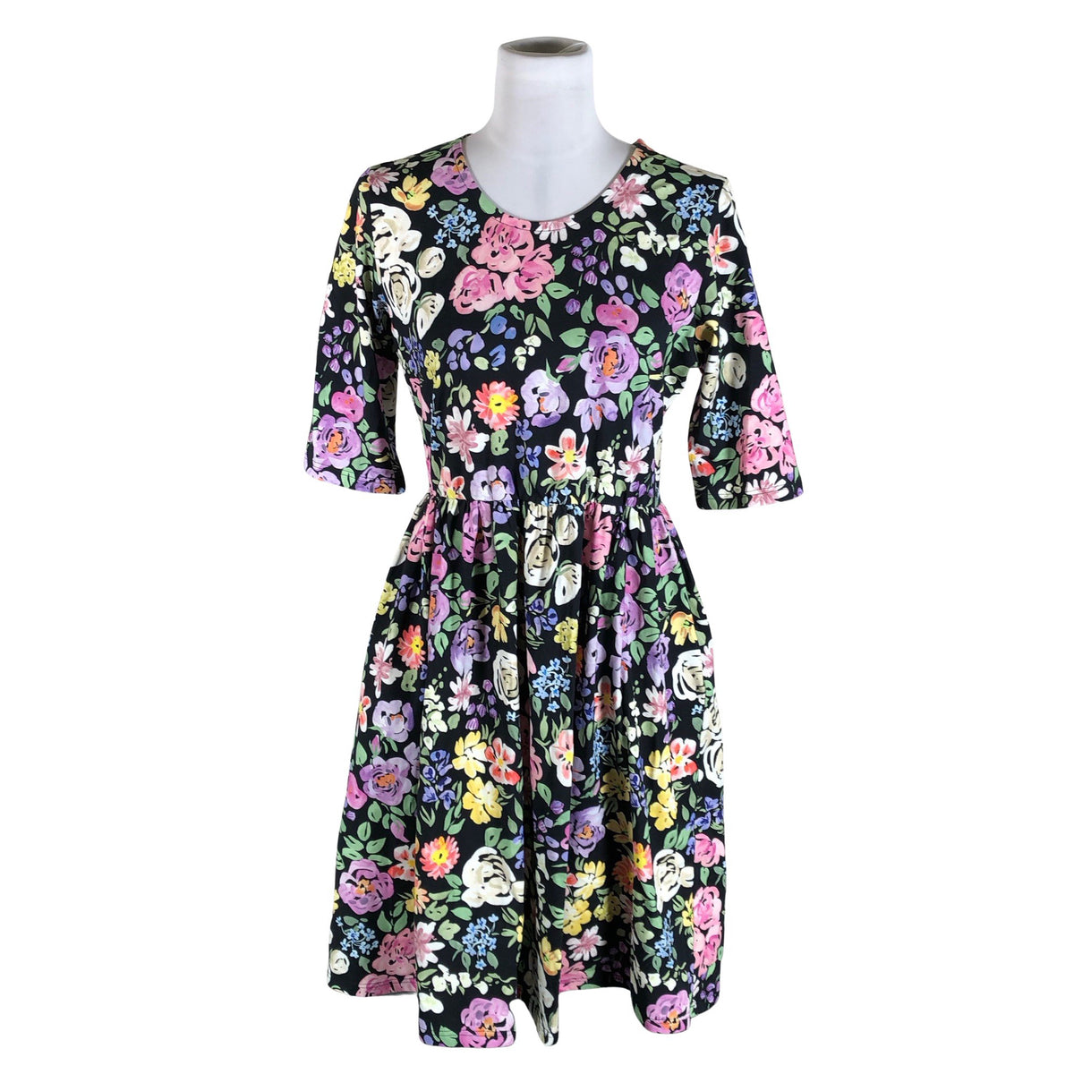 Unisex Versonpuoti - Trikotaažist kleit, suurus 40 - Must (1)