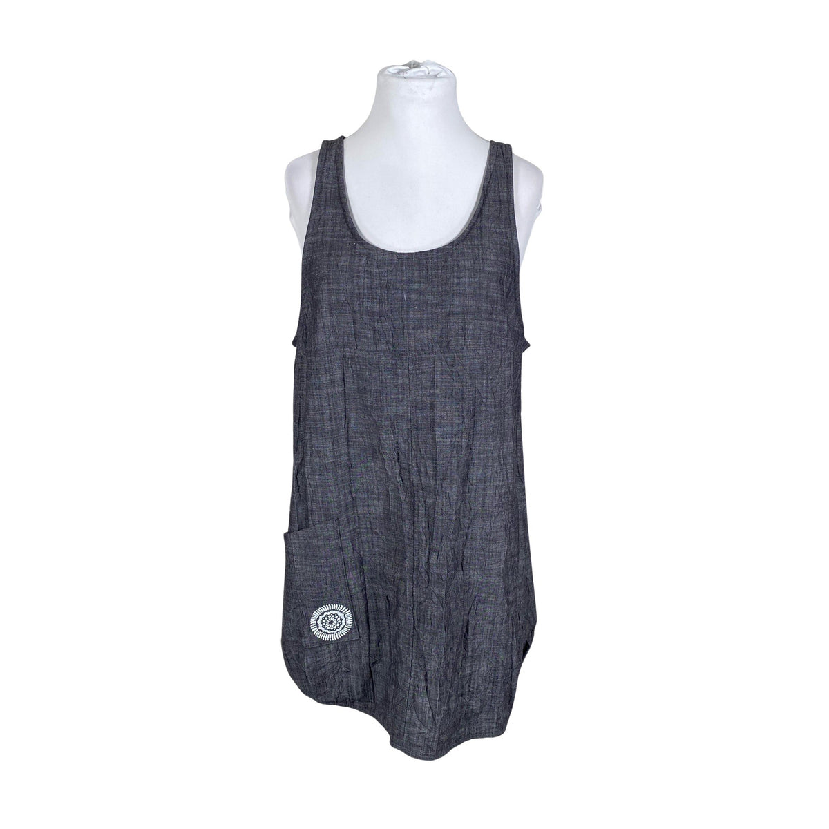 Unisex Riiminka design - Mitteveniv kleit, suurus 42 - Hall (1)