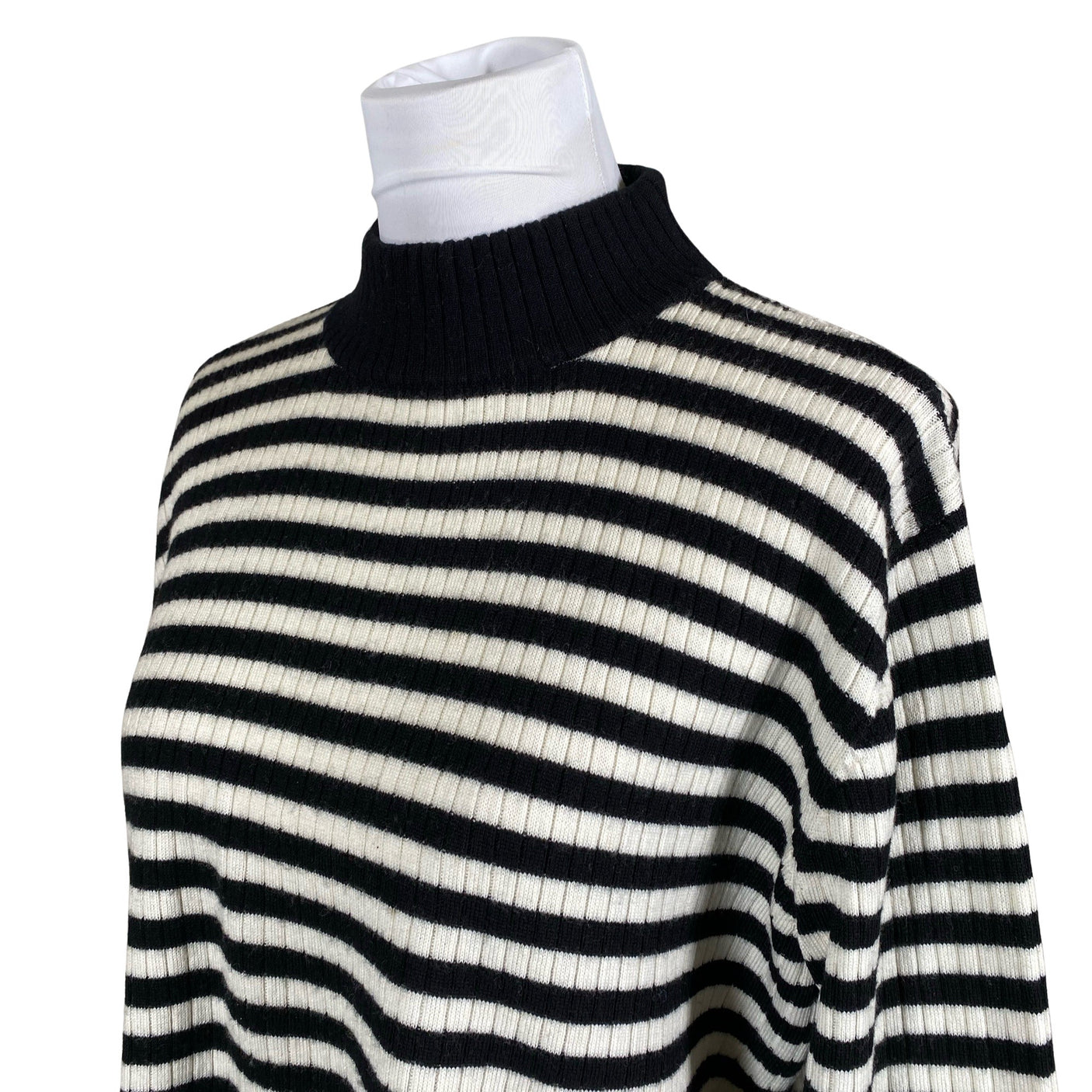 Unisex Marimekko - Kampsun, suurus 40 - Must (2)