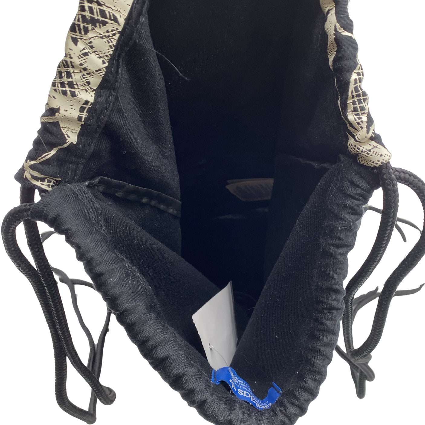 Unisex Adidas - Spordiseljakott, suurus Ei kokoa - Must (2)