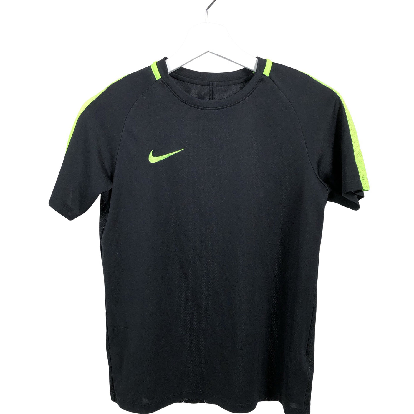 Unisex Nike - Spordisärk, lühikesed käised, suurus 146 - 152 - Must (1)