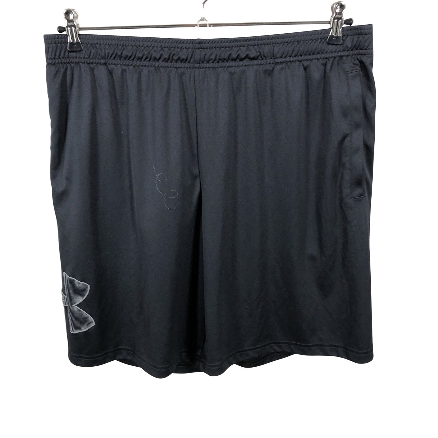 Unisex Under Armour - Lühikesed spordipüksid, suurus XL - Must (1)