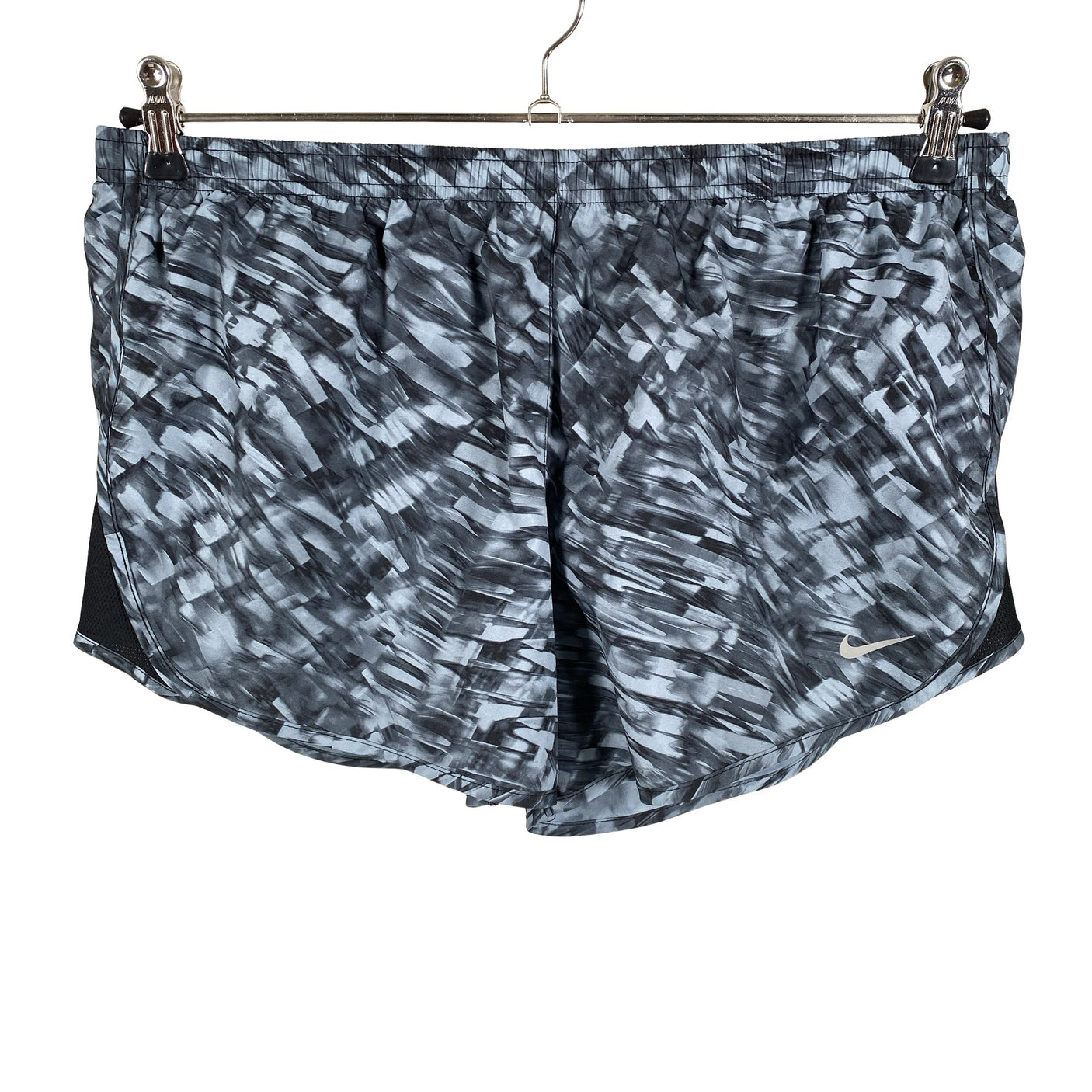 Unisex Nike - Lühikesed spordipüksid, suurus 40 - Hall (1)