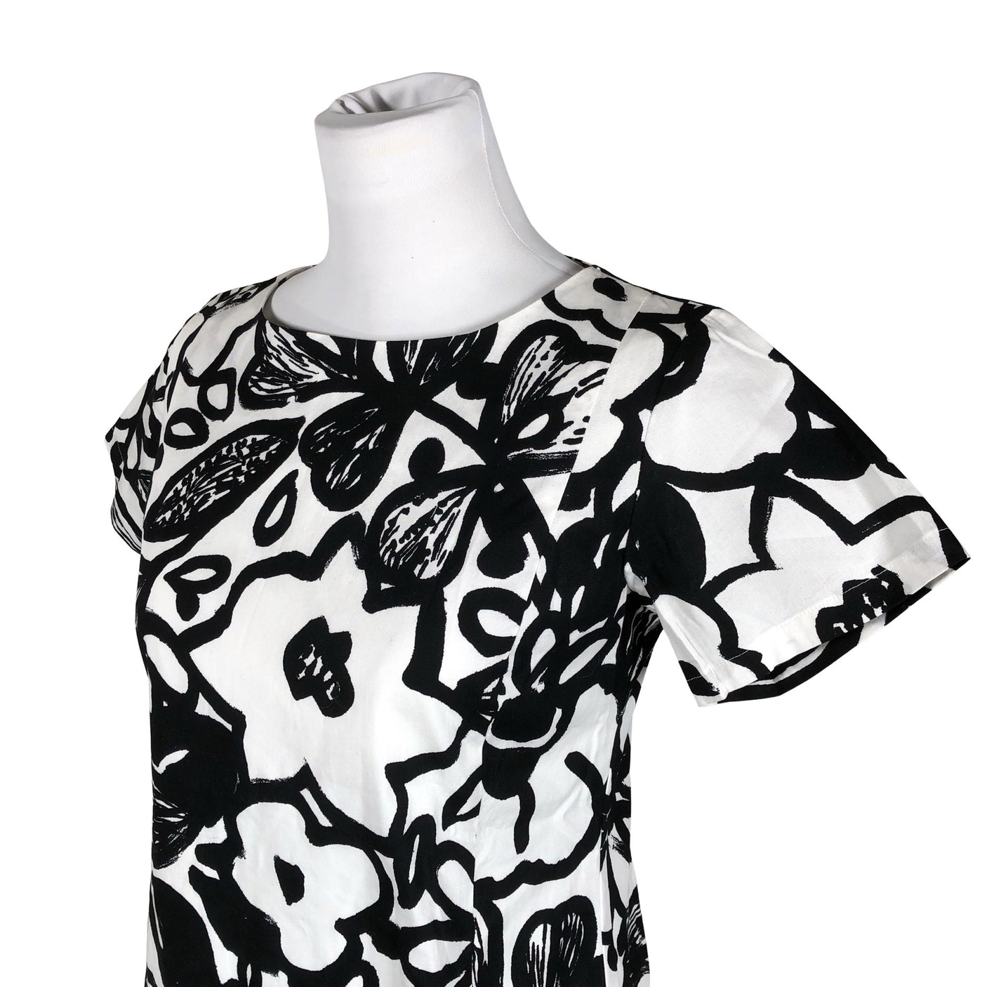Unisex Ritva Falla - Mitteveniv kleit, suurus 36 - Valge (3)