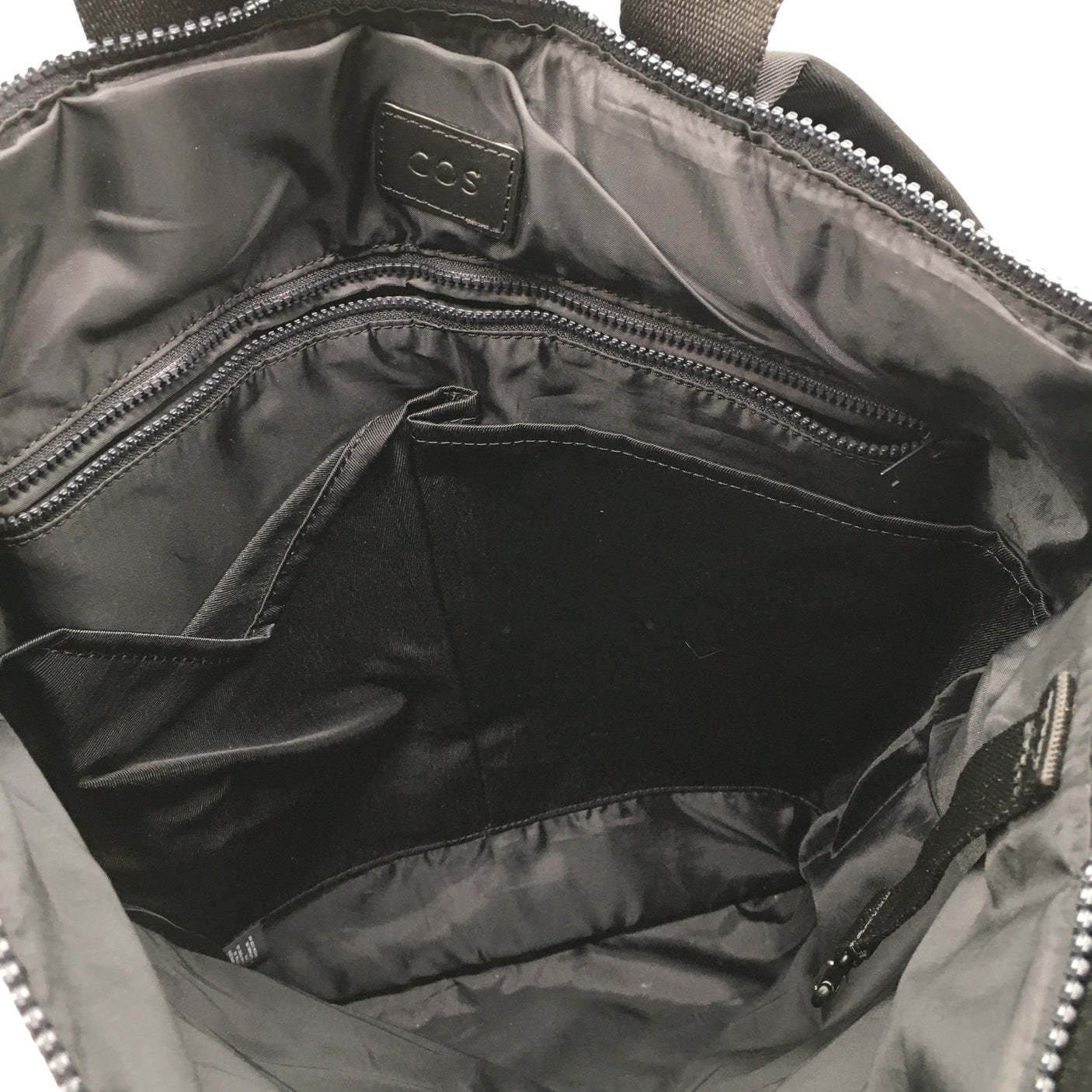Unisex COS - Seljakott, suurus Ei kokoa - Must (2)