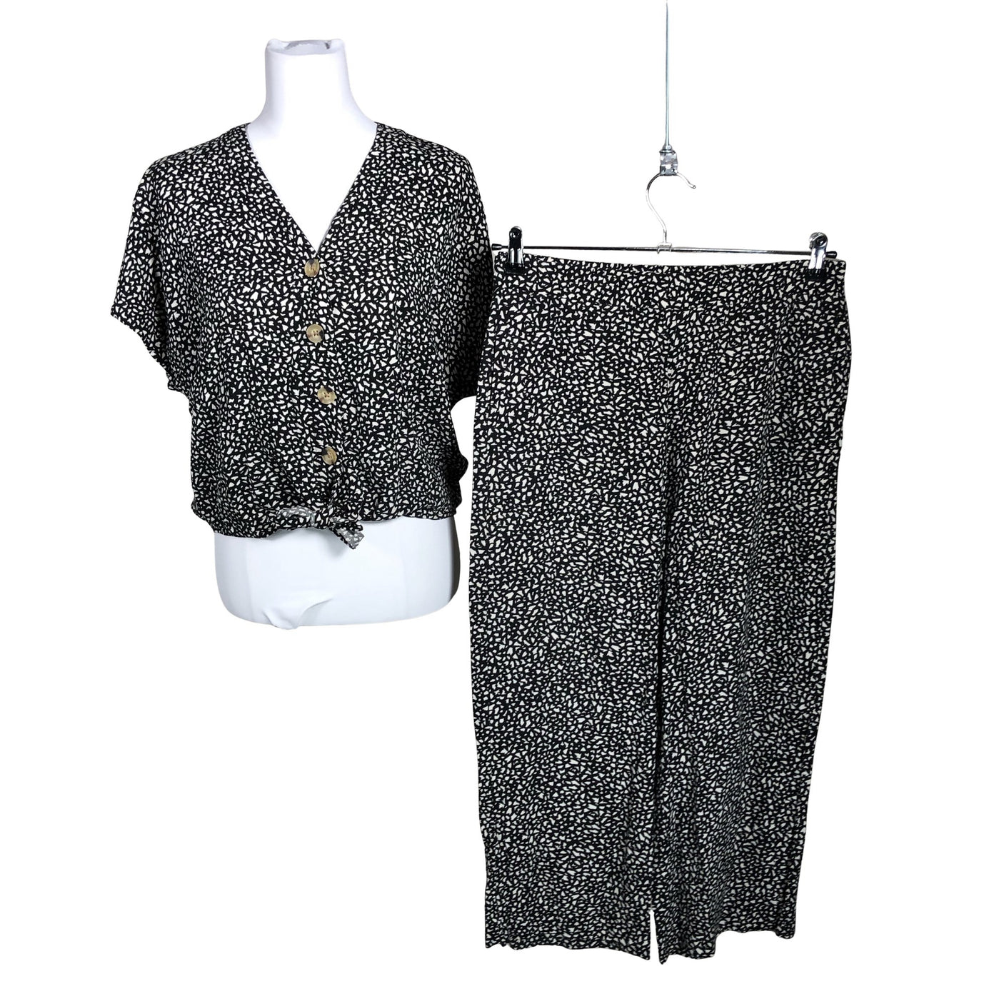 Unisex Lindex - Lühikeste käistega pluus, suurus 38 - Must (1)