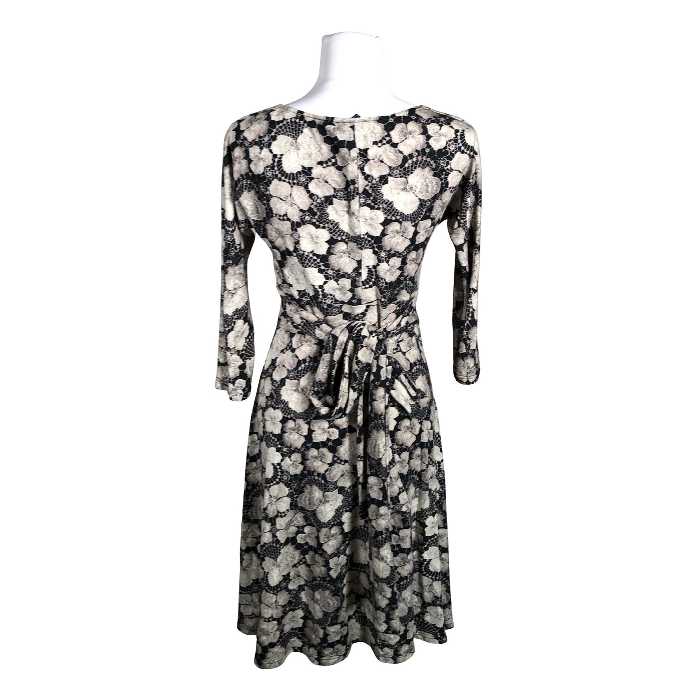 Unisex Tiina Talumees - Trikotaažist kleit, suurus 38 - Must (2)