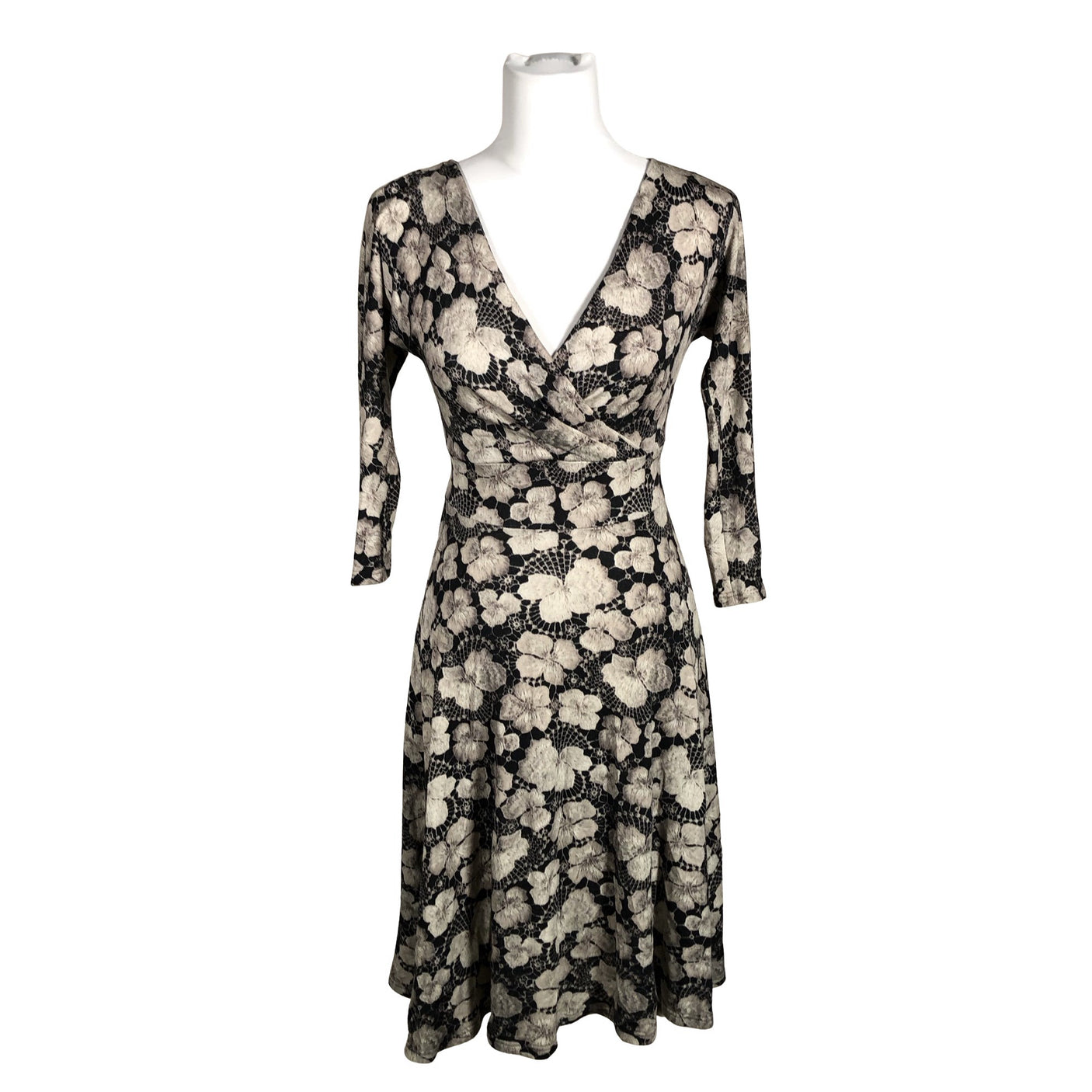 Unisex Tiina Talumees - Trikotaažist kleit, suurus 38 - Must (1)