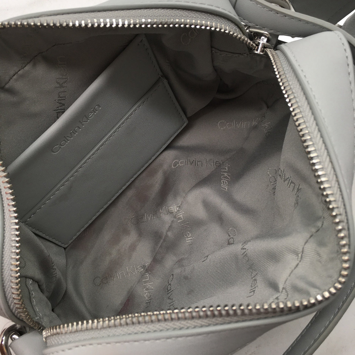 Unisex Calvin Klein - Õlakott, suurus Mini - Hall (3)