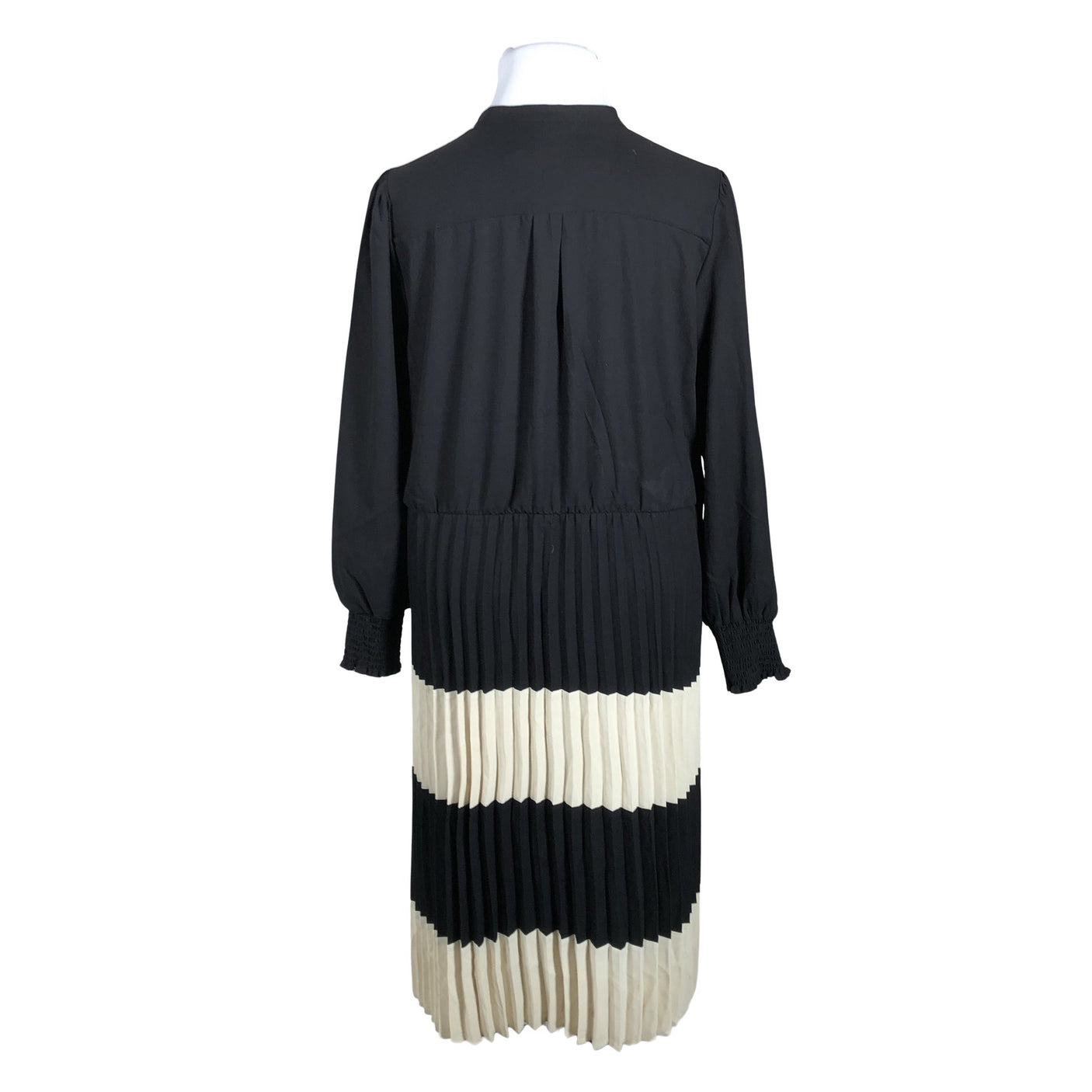 Unisex Culture - Õhuke kleit, suurus 44 - Must (2)