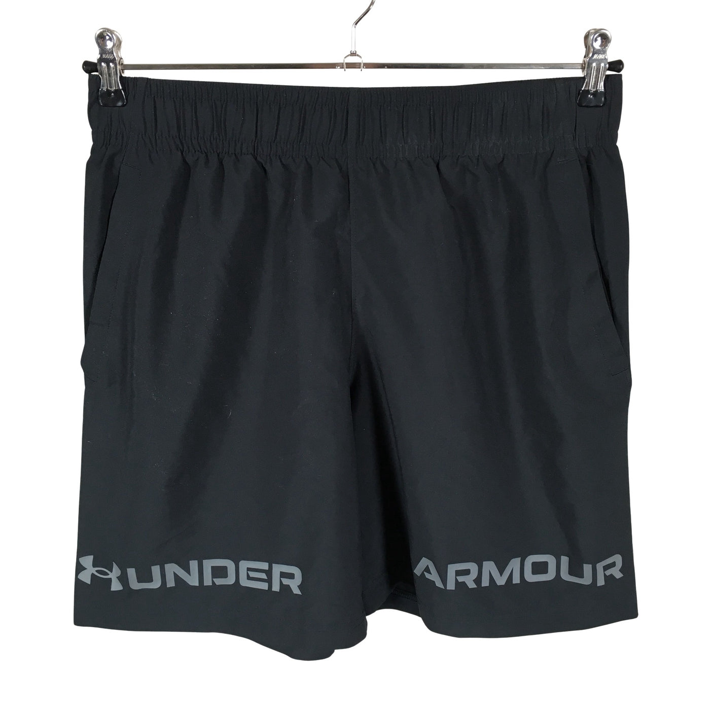 Unisex Under Armour - Lühikesed spordipüksid, suurus L - Must (1)