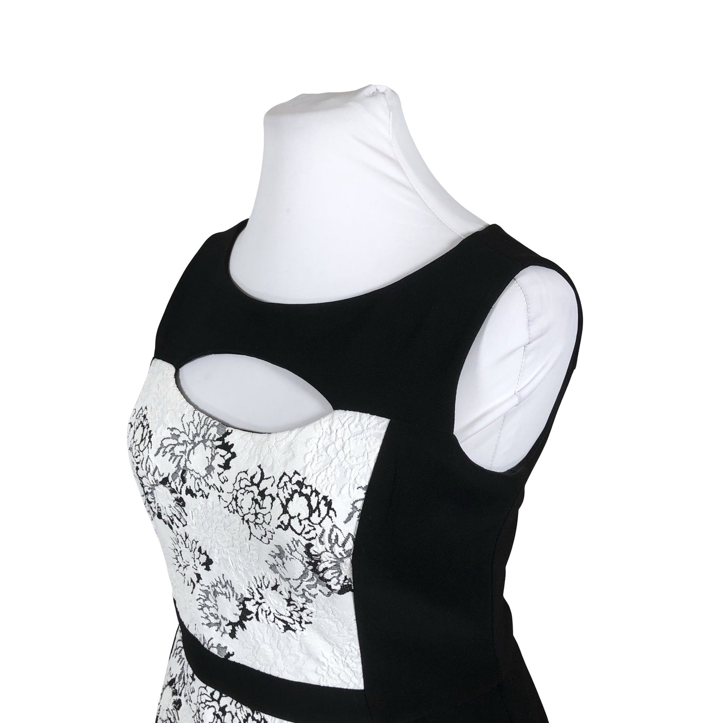 Unisex Joseph Ribkoff - Pliiatskleit, suurus 42 - Must (3)