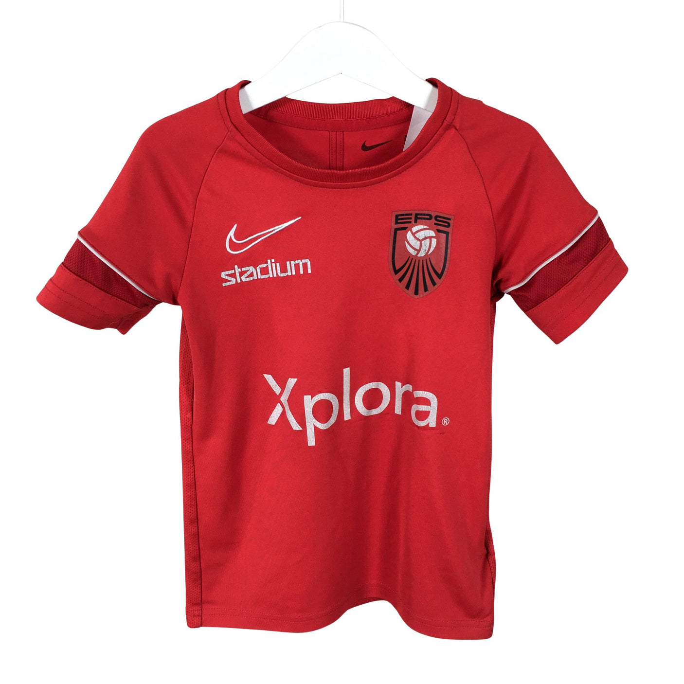 Unisex Nike - Spordisärk, lühikesed käised, suurus 122 - 128 - Punane (1)