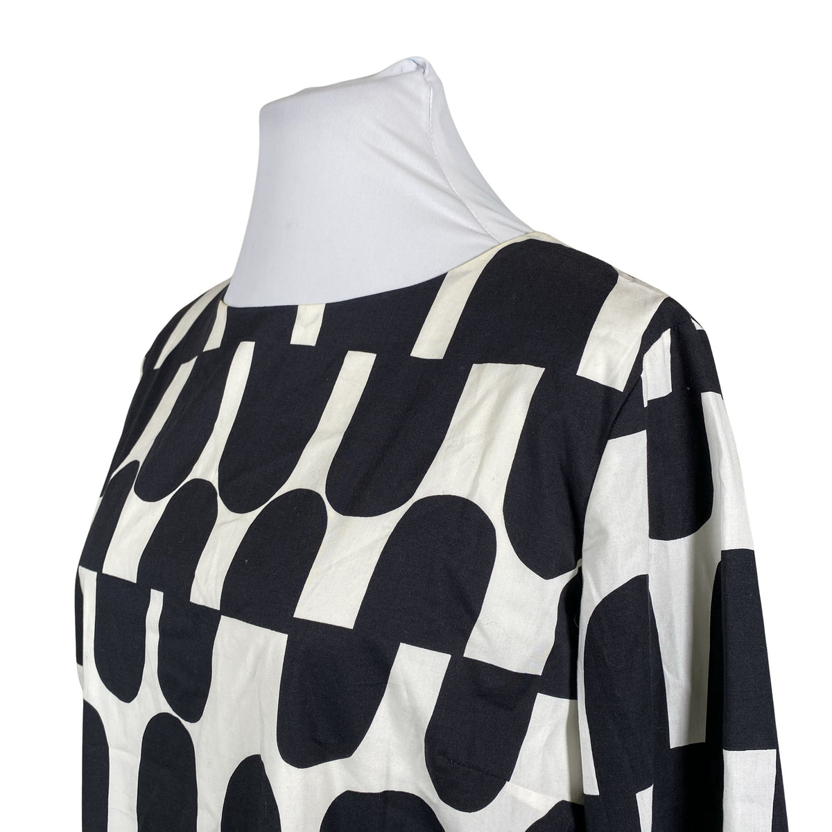 Unisex Marimekko - Mitteveniv kleit, suurus 46 - Must (2)