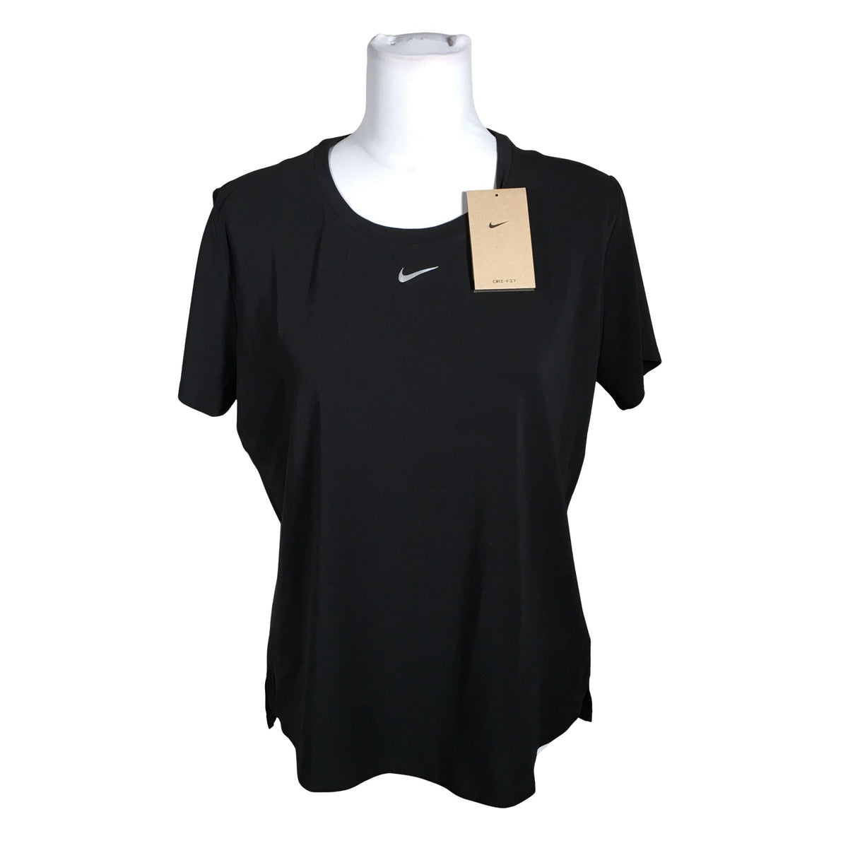 Unisex Nike - Spordisärk, lühikesed käised, suurus 40 - Must (1)