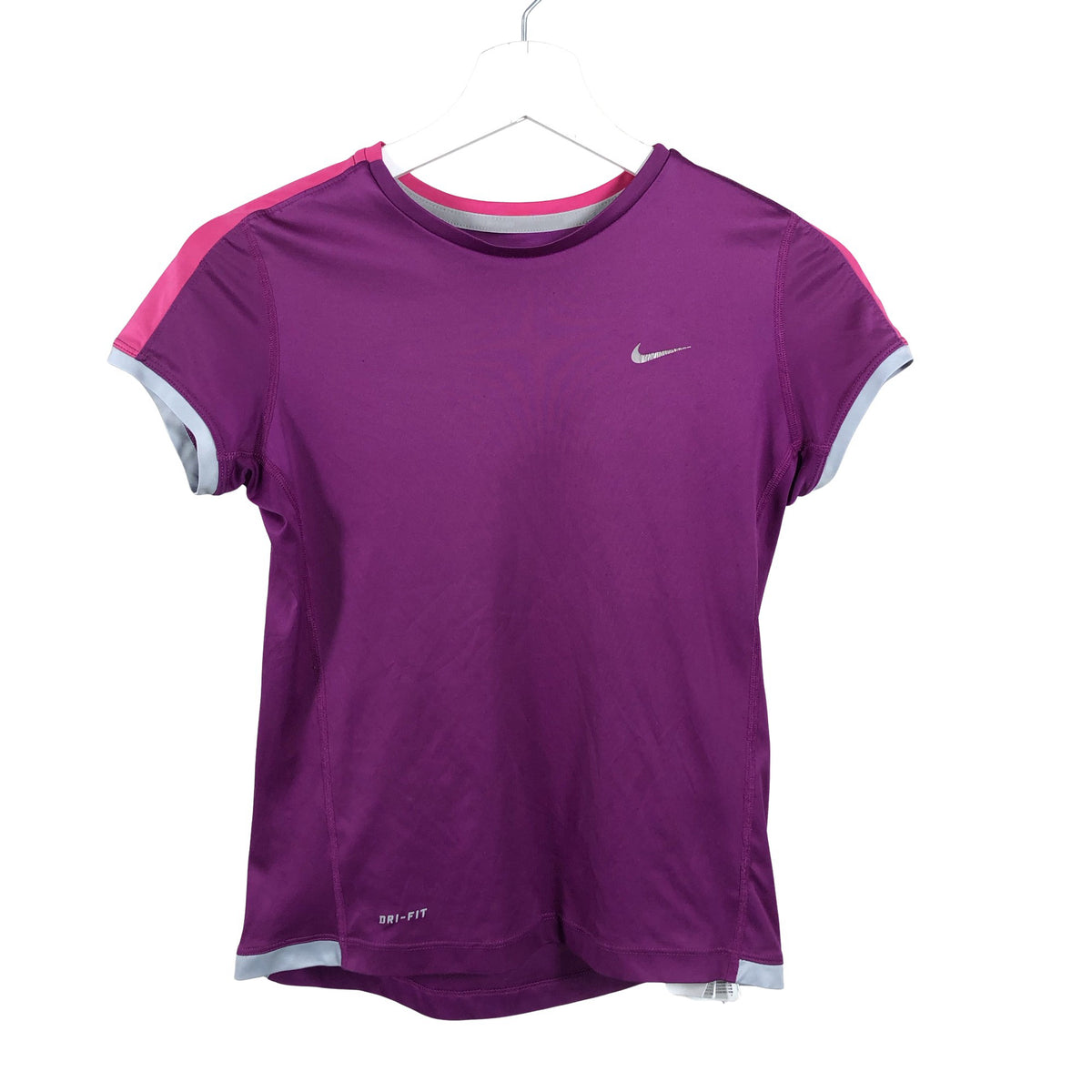 Unisex Nike - Spordisärk, lühikesed käised, suurus 152 - 158 - Lilla (1)