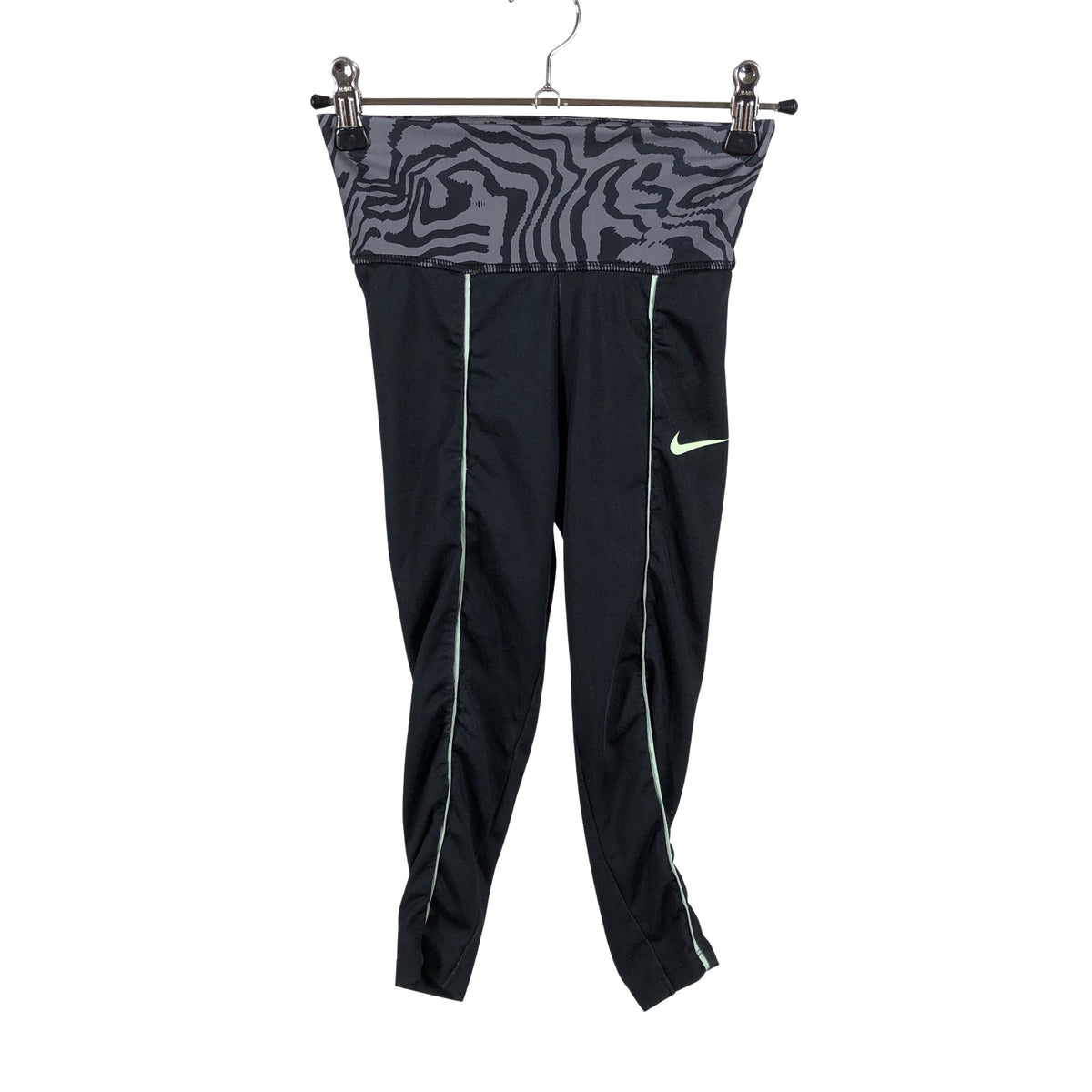 Unisex Nike - Spordiretuusid, suurus 104 - 110 - Must (1)