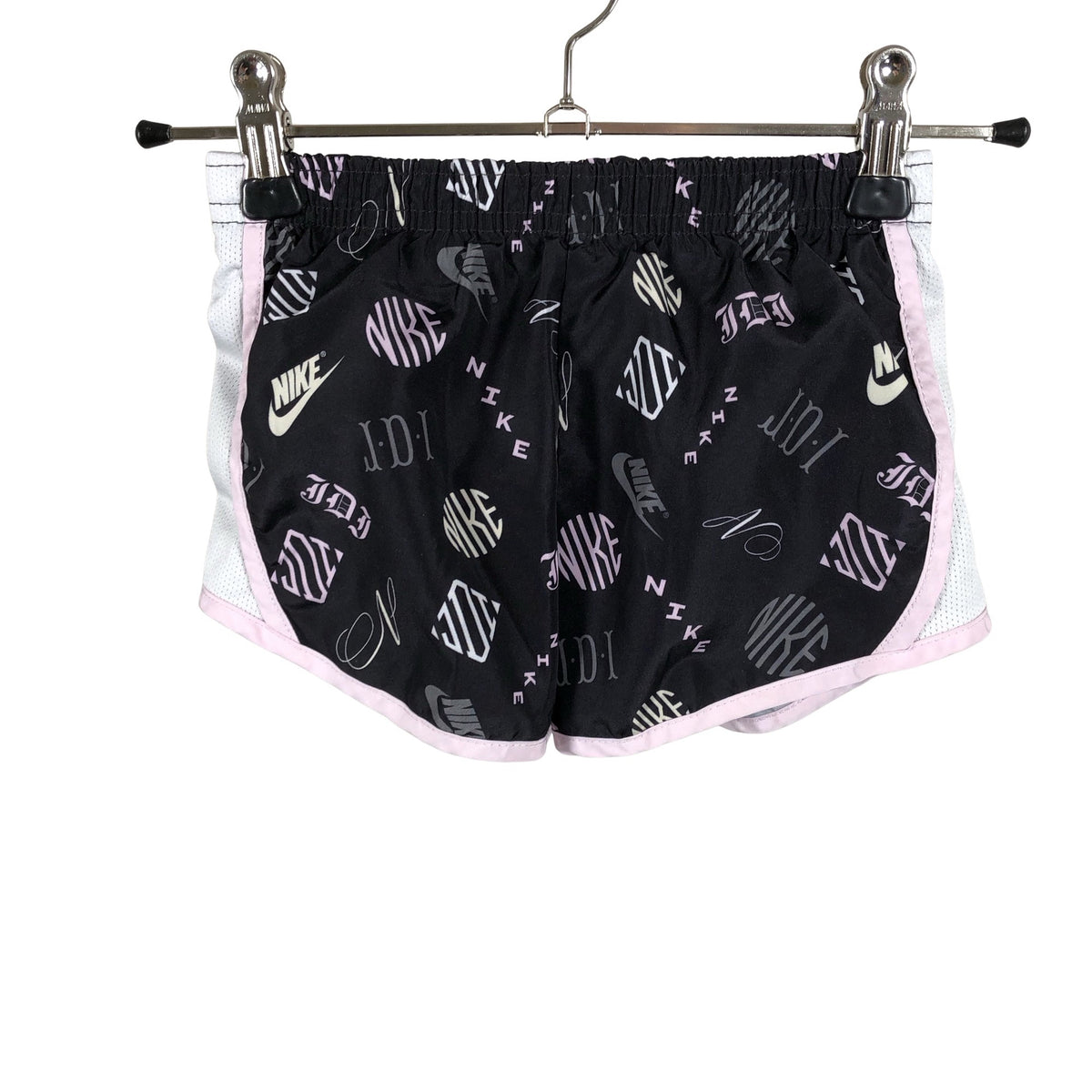 Unisex Nike - Lühikesed spordipüksid, suurus 104 - 110 - Must (1)