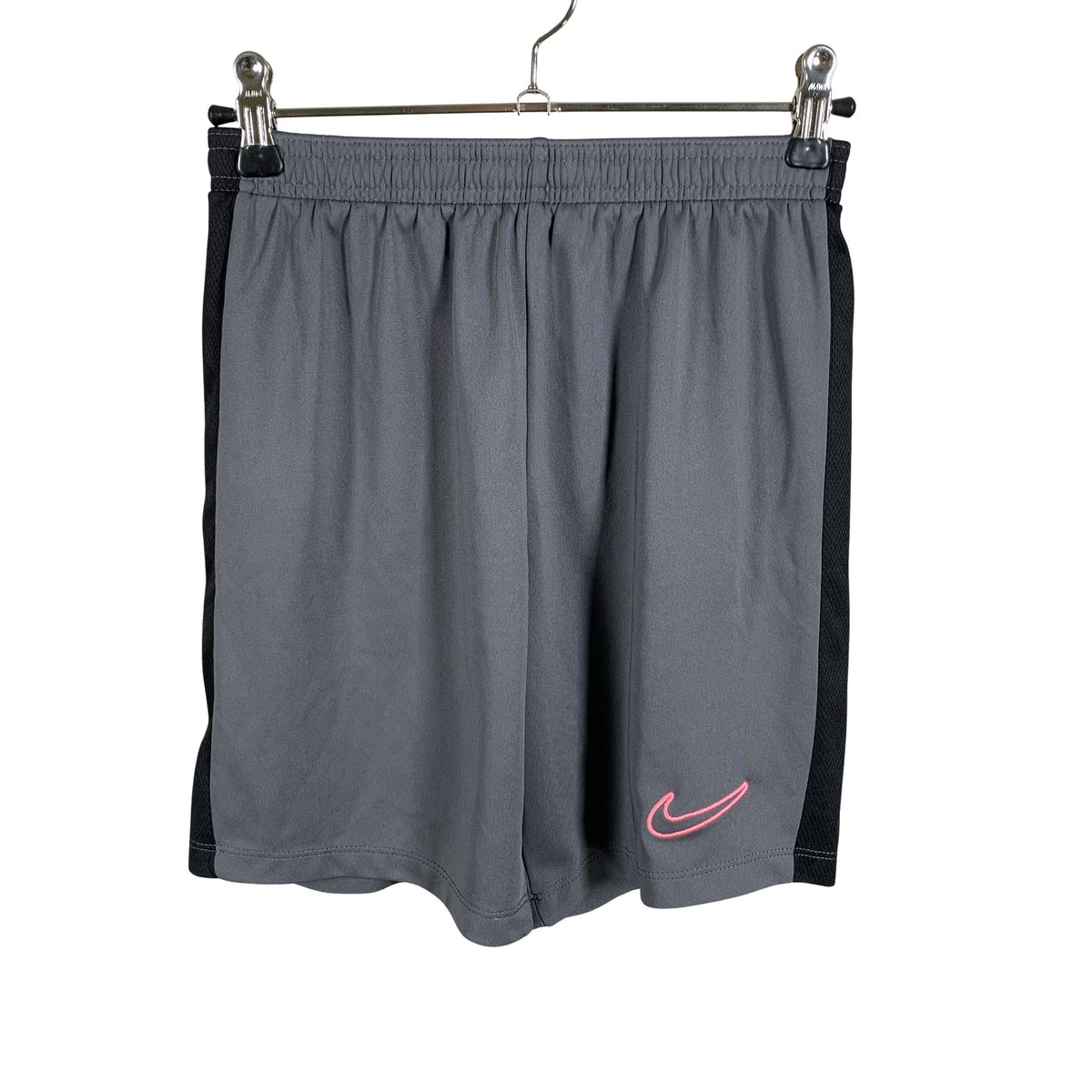 Unisex Nike - Lühikesed spordipüksid, suurus 134 - 140 - Hall (1)
