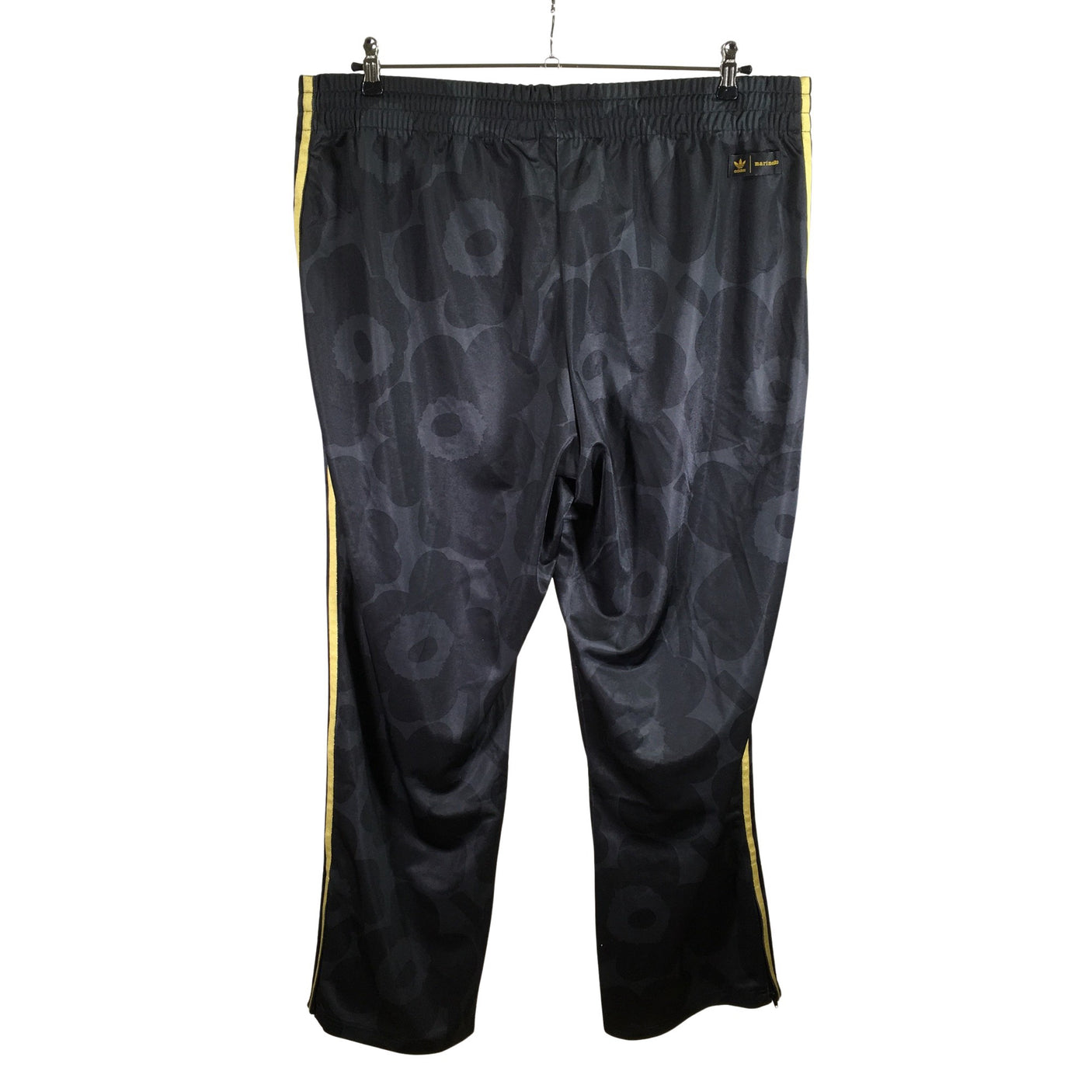 Unisex Adidas - Verryttelyhousut, koko L - (2)