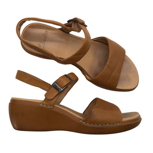 Unisex Clarks - Kiilakorkosandaalit, koko 38 -  (1)
