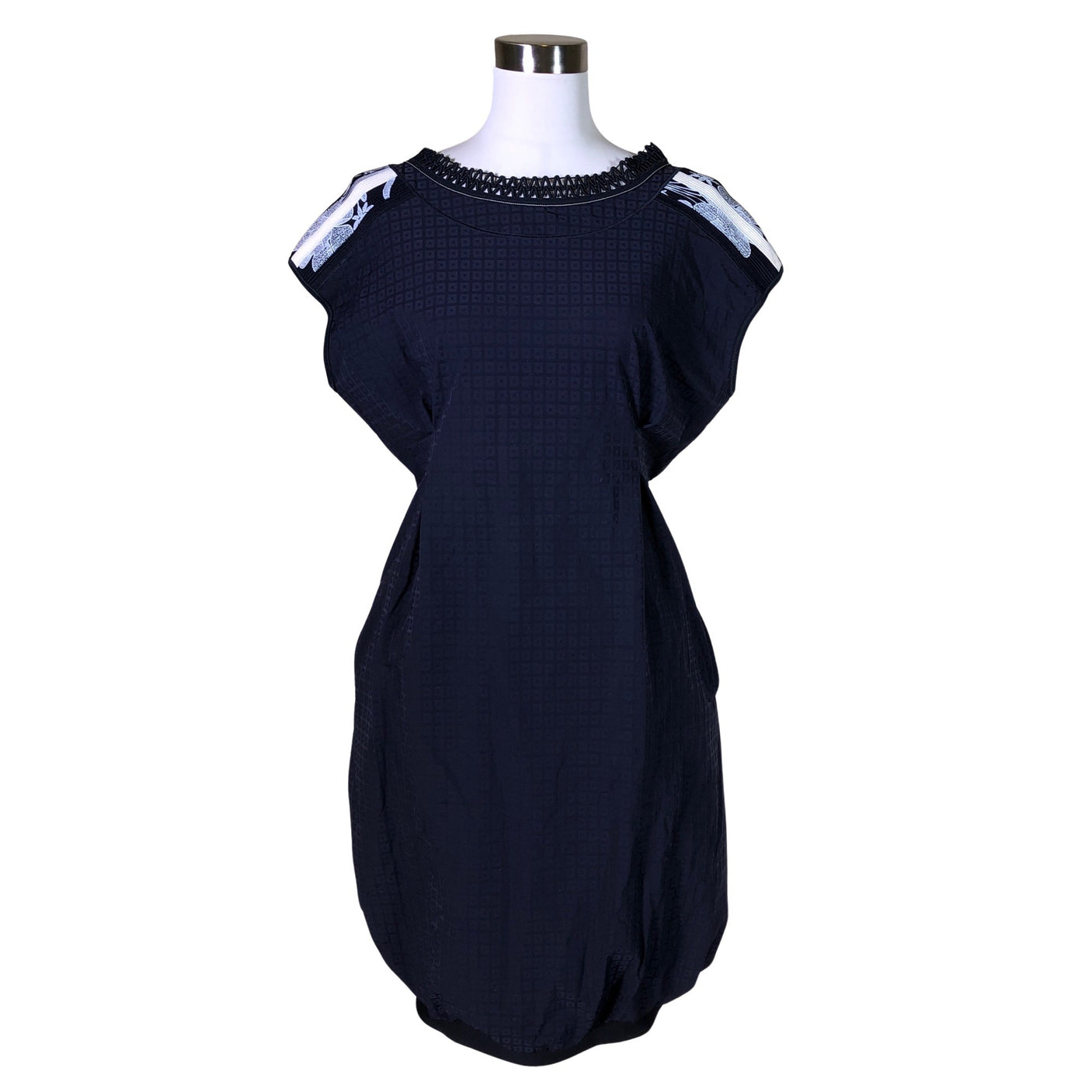 Unisex High Tech - Kangas kleit, suurus 38. -  (1)