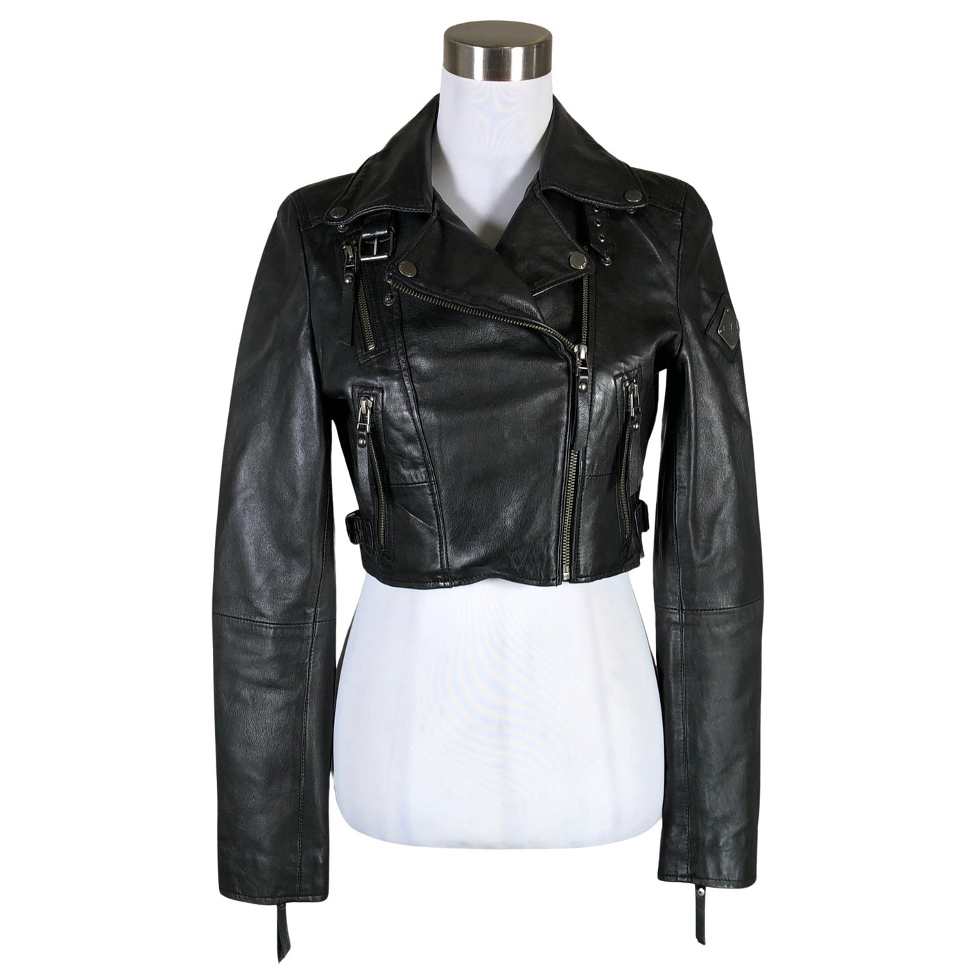 Nahk jakk, suurus 38.