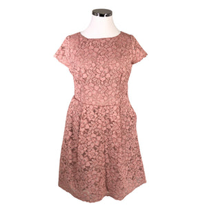 Unisex Hugo Boss - Peo kleit, suurus 42. -  (1)