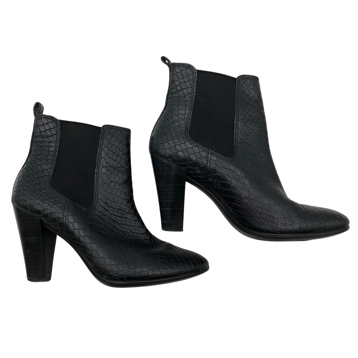 Pahkluud, suurus 37.