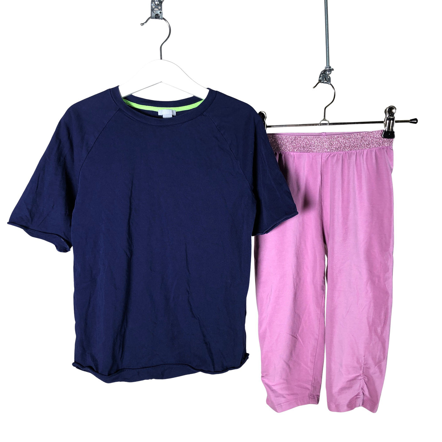 Unisex COS - T-paita, koko 122 - 128 -  (1)