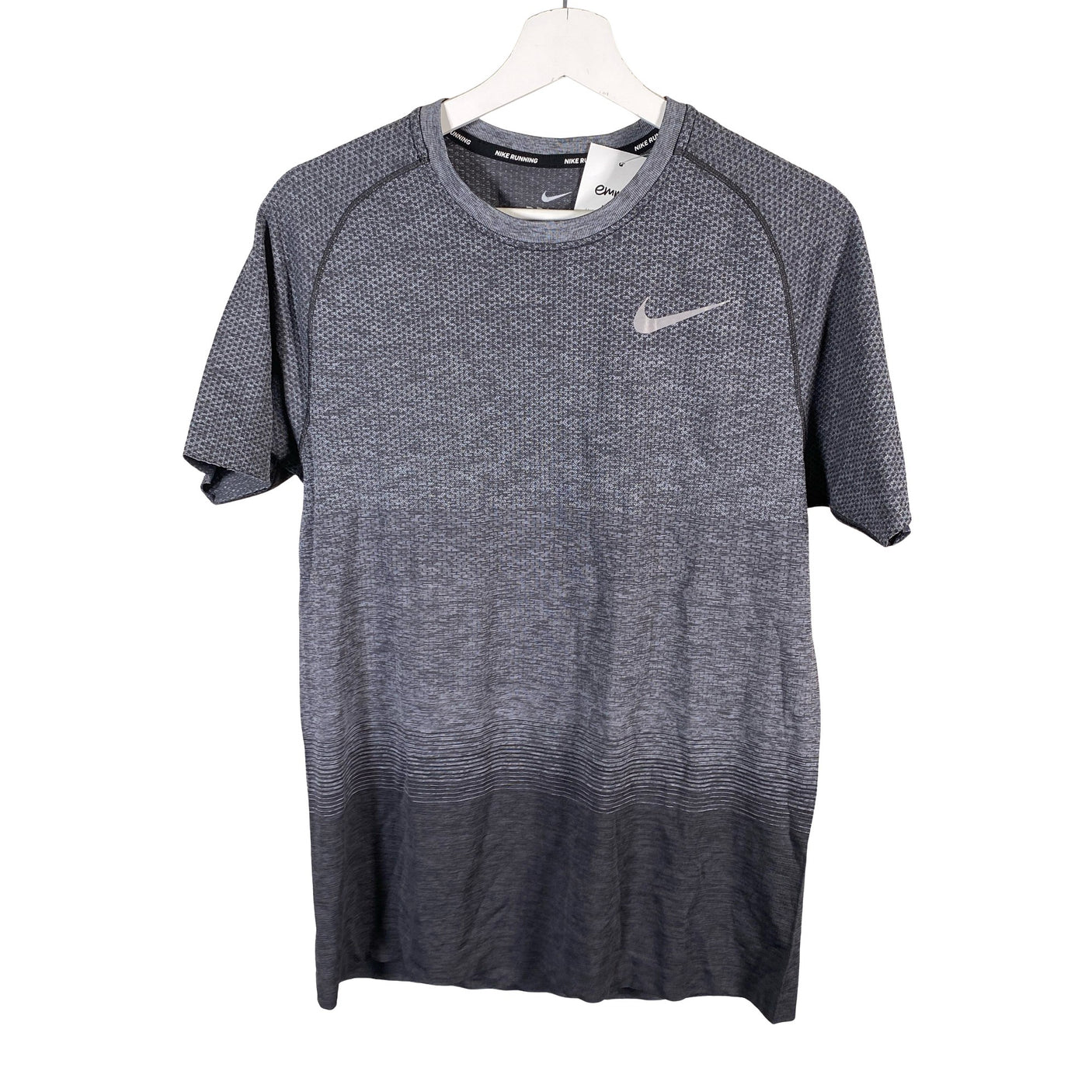 Unisex Nike - Urheilupaita, lyhyet hihat, koko M -  (1)